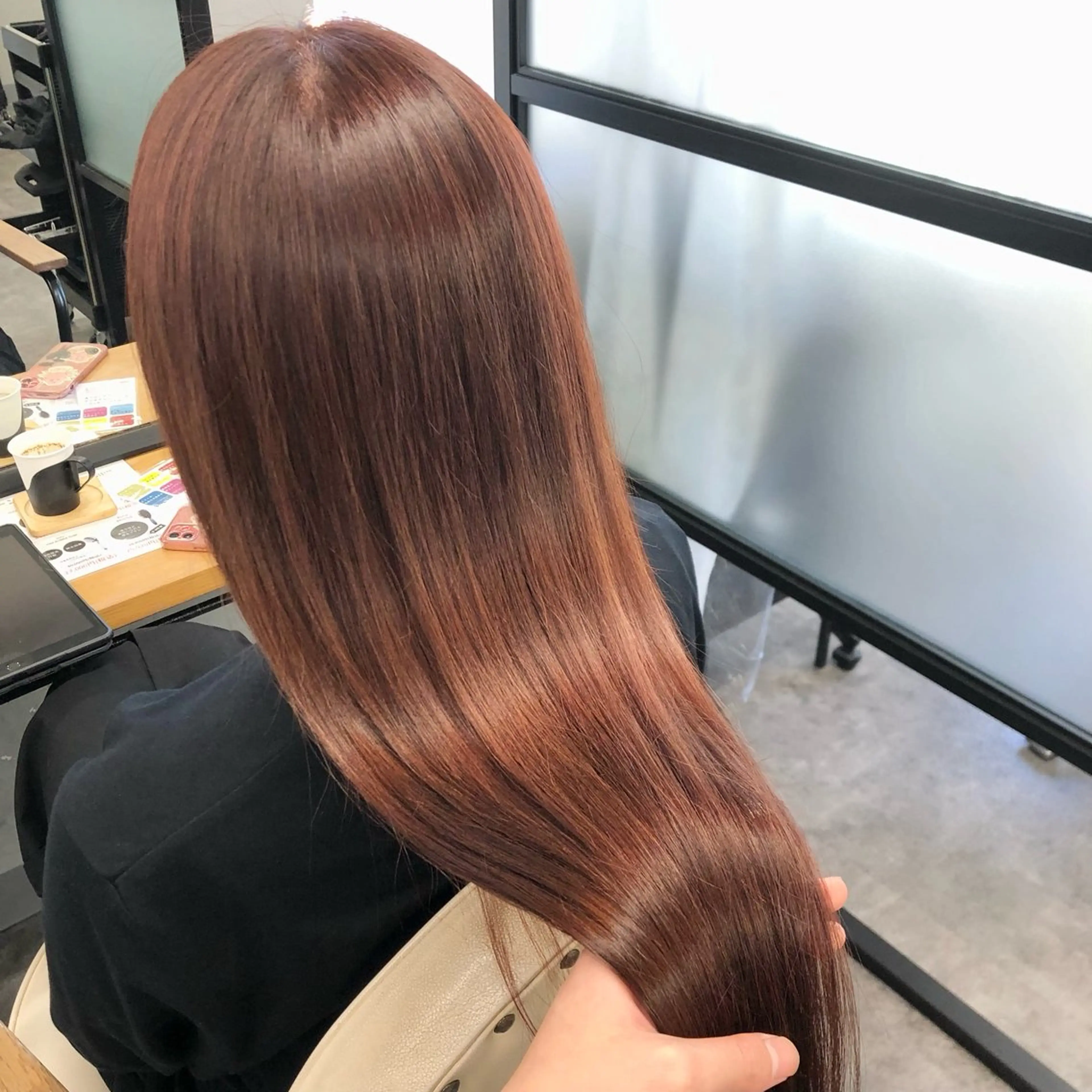 ロング カラー ヘアアレンジ アディクシーカラー アッシュ ベージュカラー 黒髪 ブリーチ カット ヘアカラー トリートメント ヘアセット JURI🤎 ワンカールレイヤーのヘアスタイル