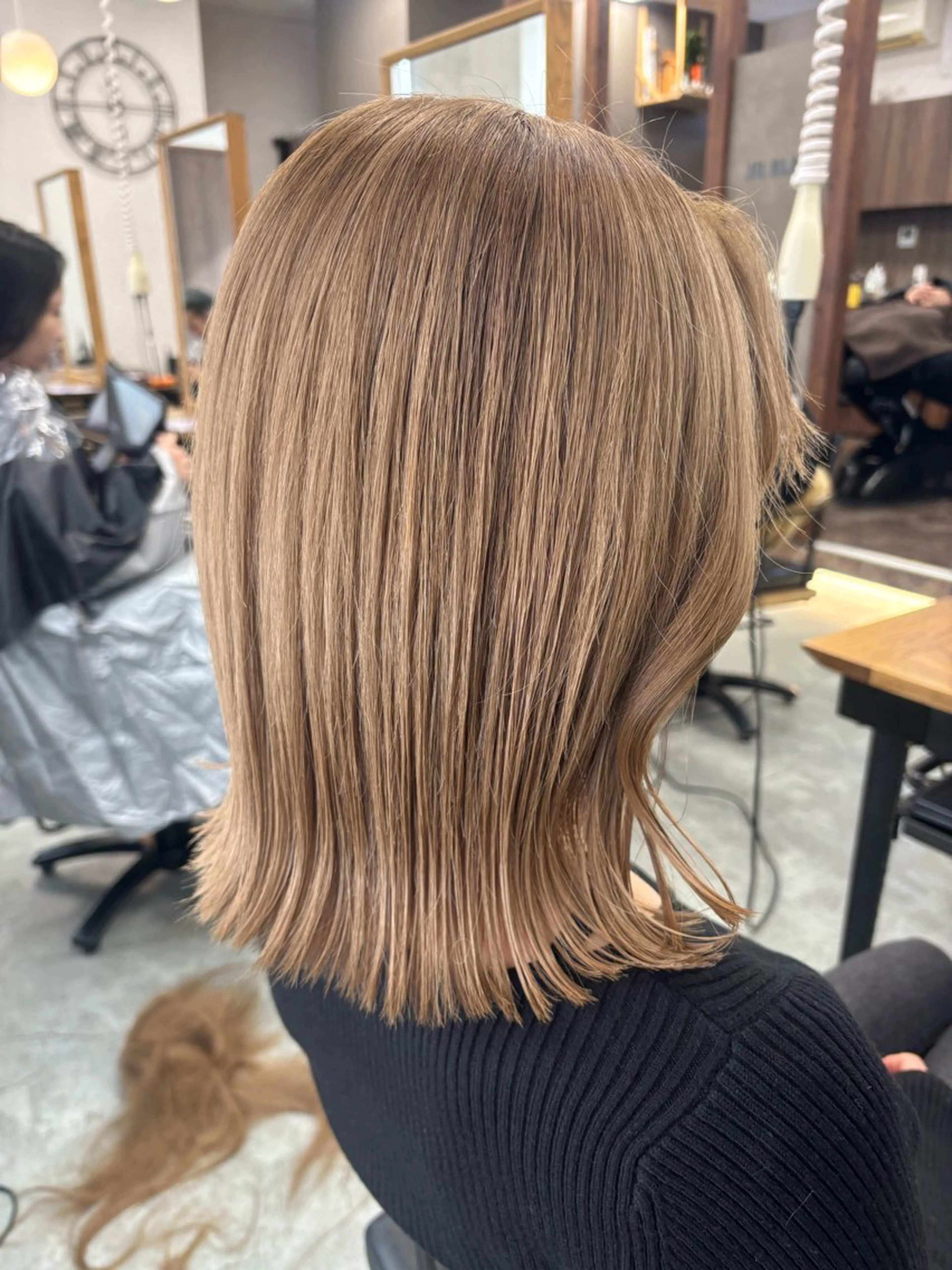 ミディアム ヘアカラー 市毛 結菜のヘアスタイル