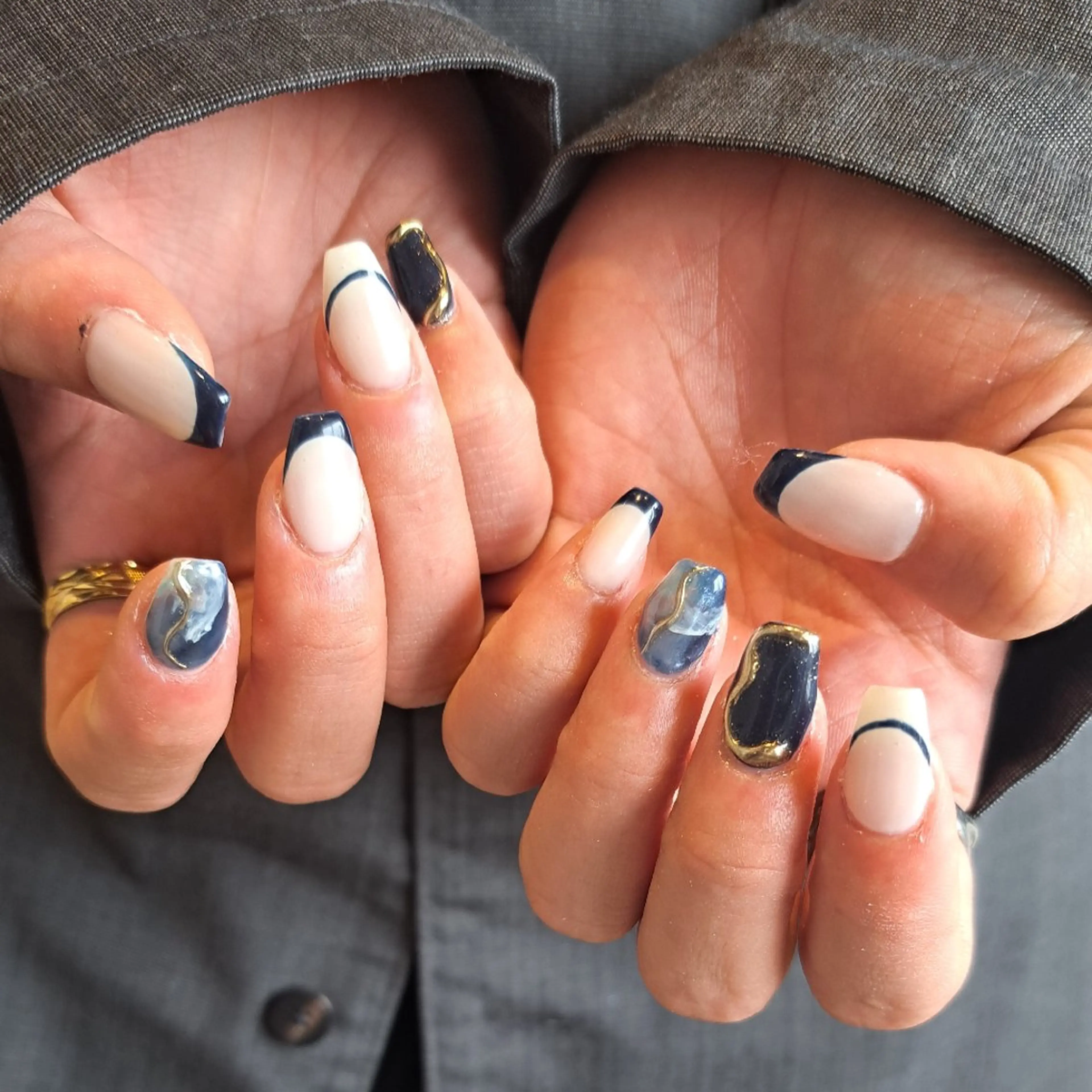 ネイル アートネイル フレンチネイル ミラーネイル 持ち込み ネイビー Nail mood デザイン持ち込みokのネイルデザイン