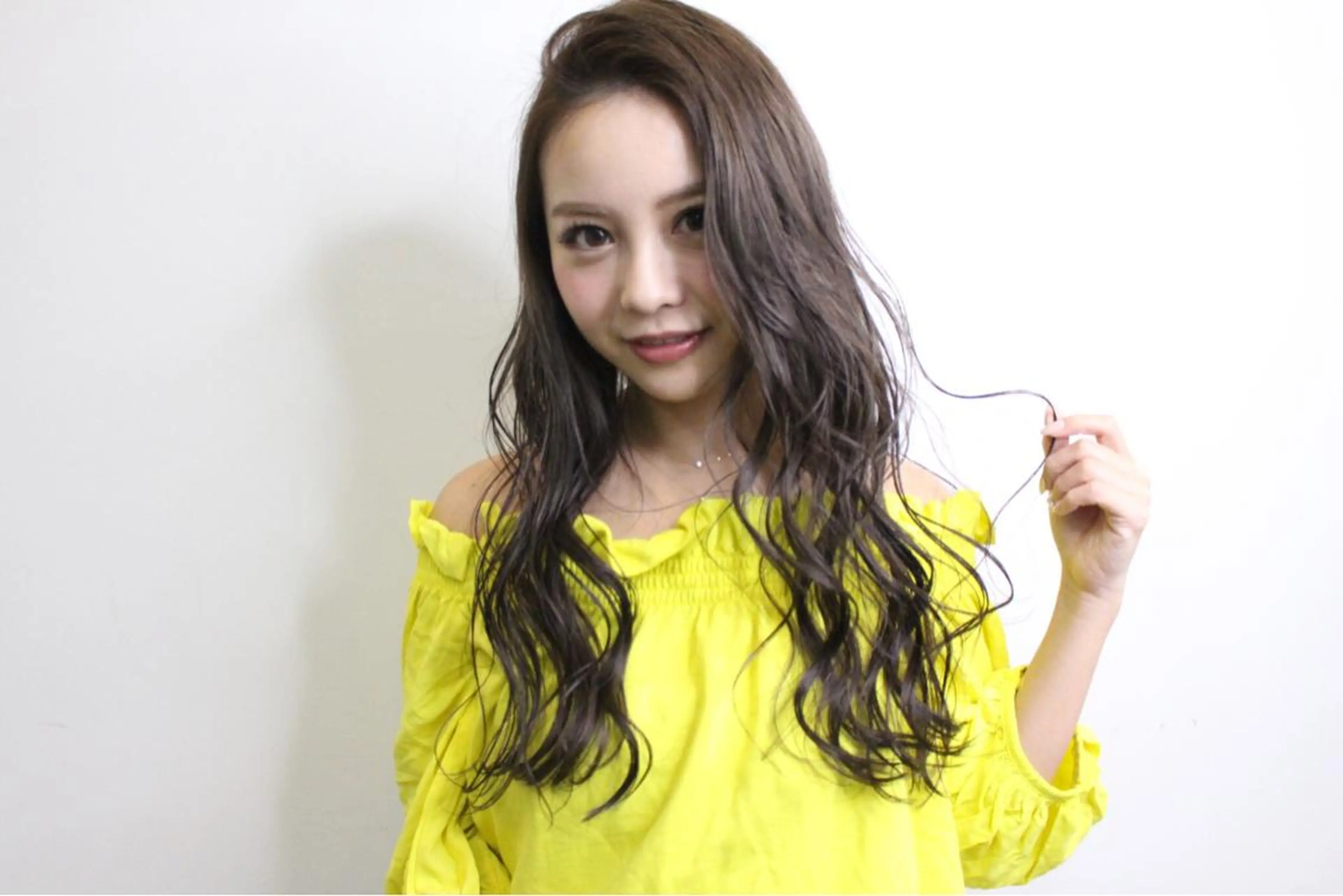 ロング カラー ヘアカラー トリートメント アンダーバーホワイト_WHITE所属・_WHITE芝本 賢吾【天王寺店】のヘアスタイル