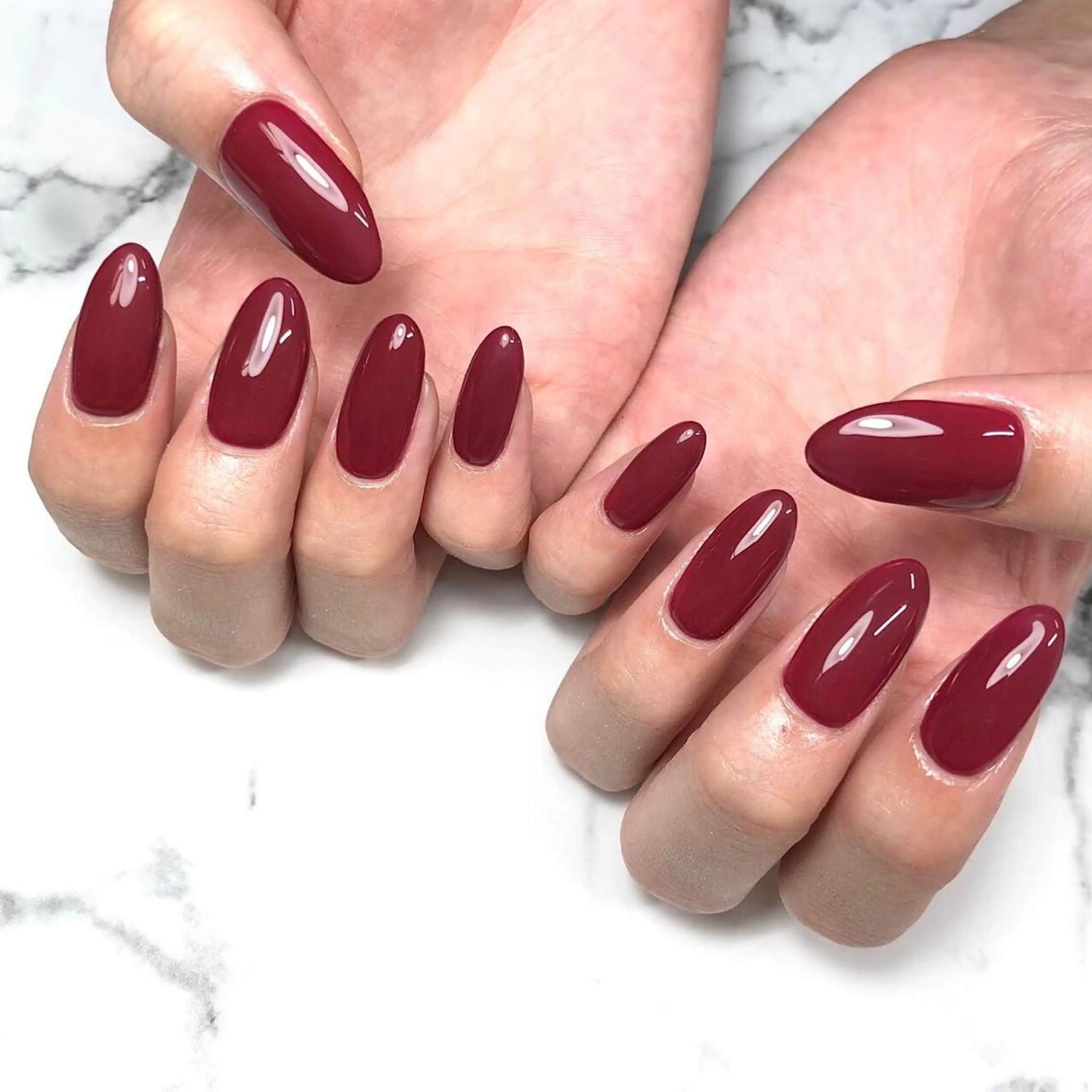 ネイル ボルドー ワンカラーネイル 赤色 シンプルネイル ハンドネイル NAIL NOWのネイルデザイン