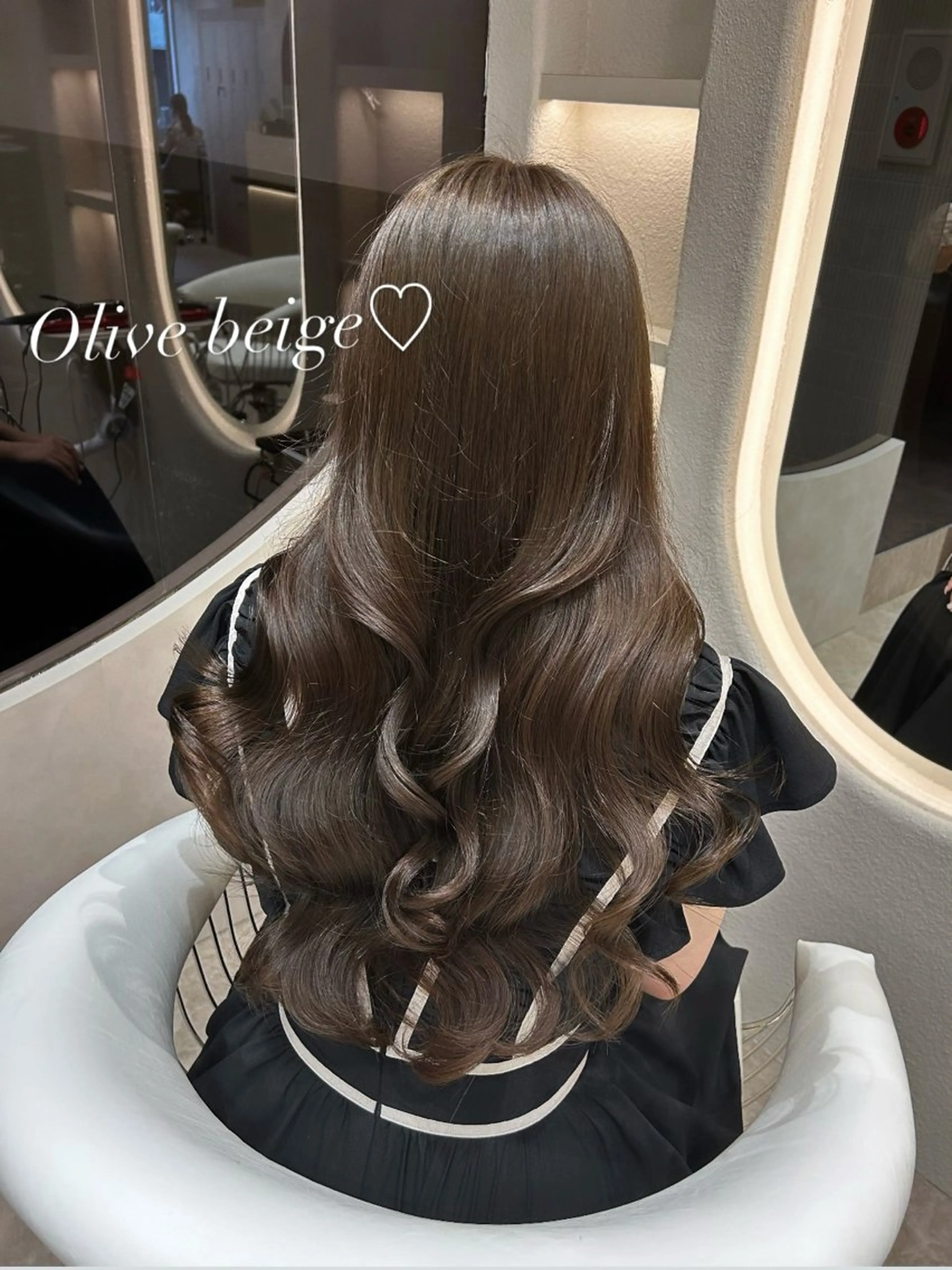 ロング カラー ベージュカラー オリーブベージュ 🩷韓国ヘア/ヨシン モリ🩷Maikaのヘアスタイル