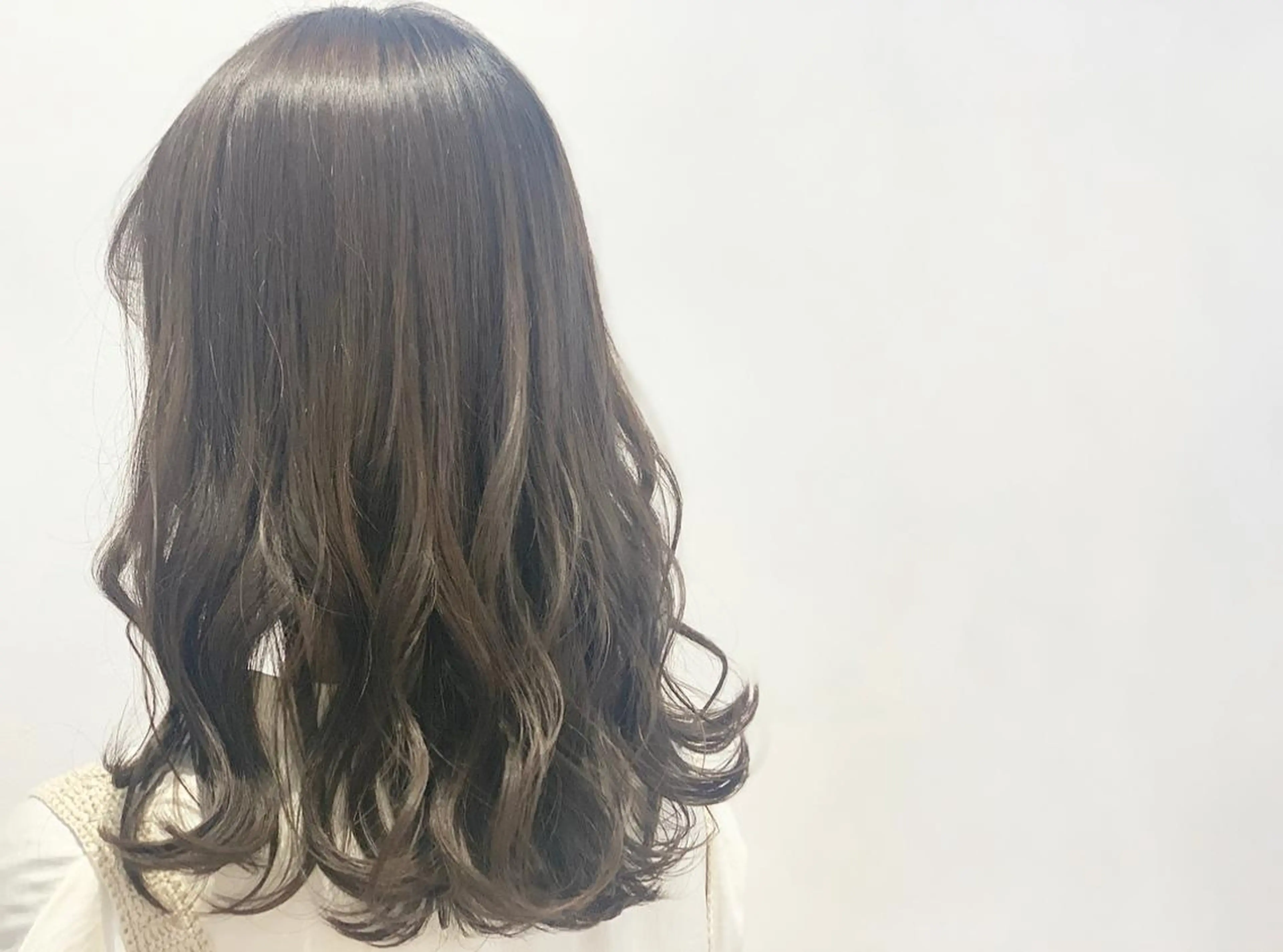 ロング カラー ヘアカラー トリートメント あべ ゆうかのヘアスタイル