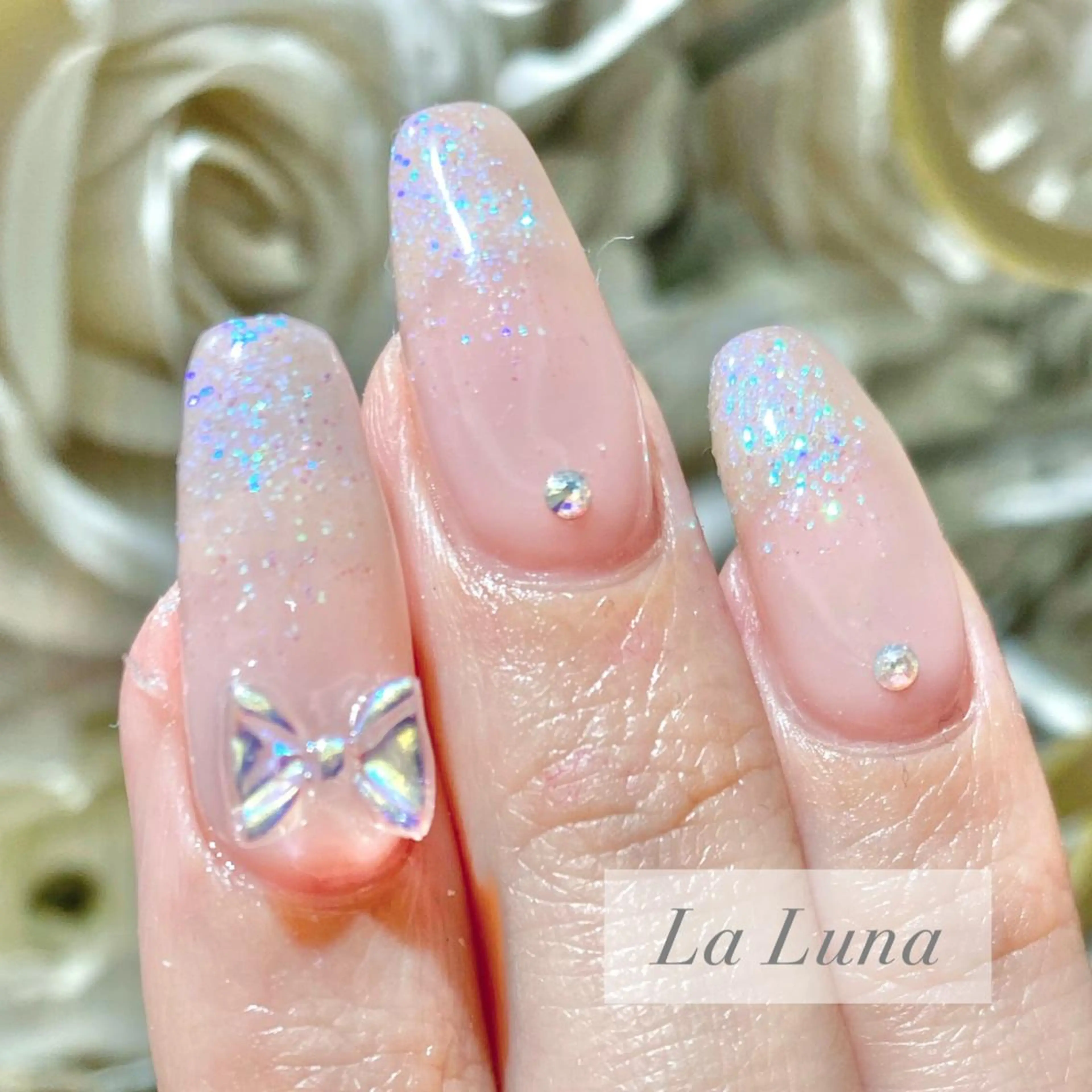ネイル オーロラネイル ラメ(グリッター) ラメグラデーション リボン ＬａＬｕｎａ🌙 Natsukiのネイルデザイン