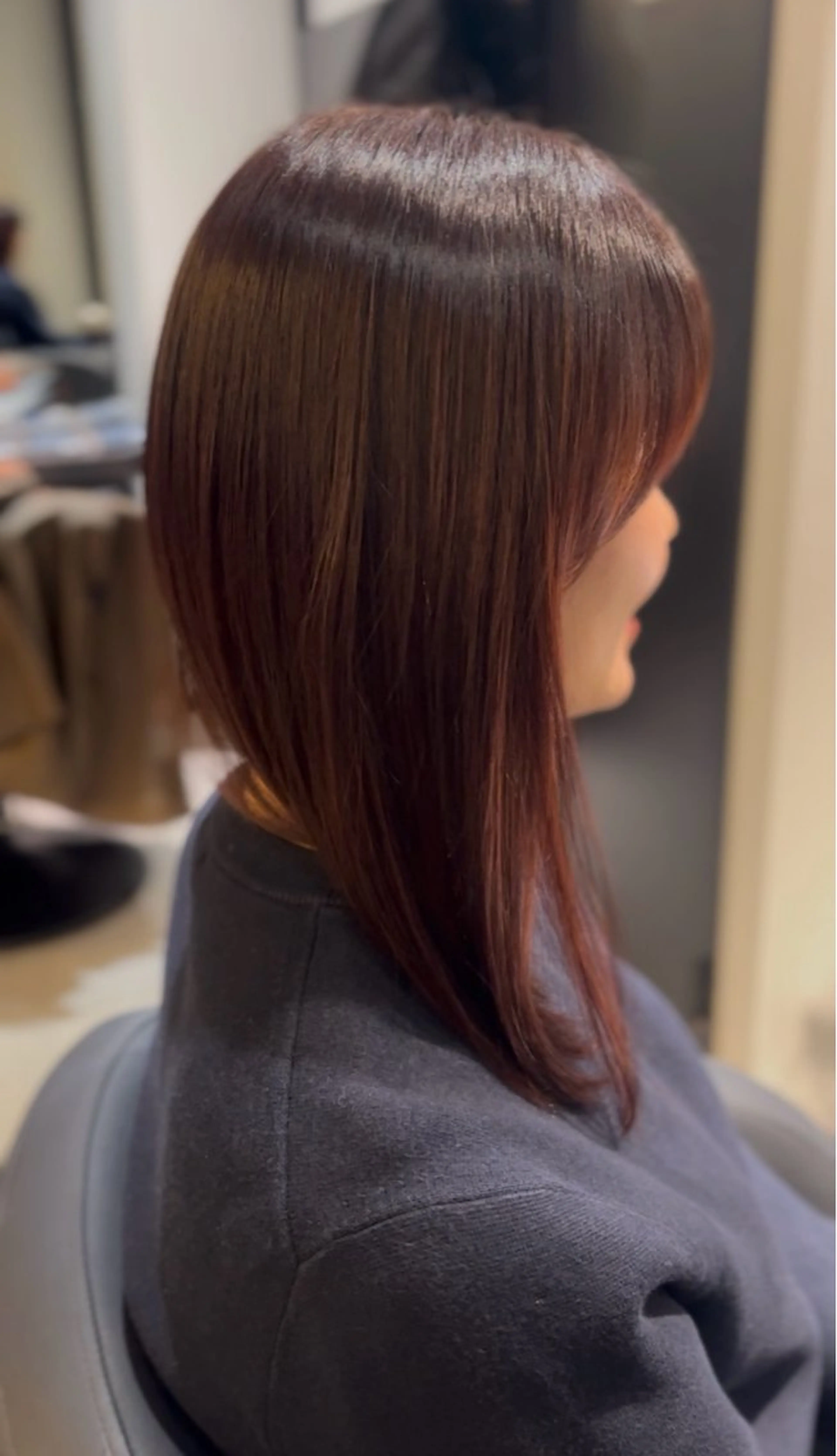 ミディアム カット ヘアカラー 佐々木 輝人のヘアスタイル
