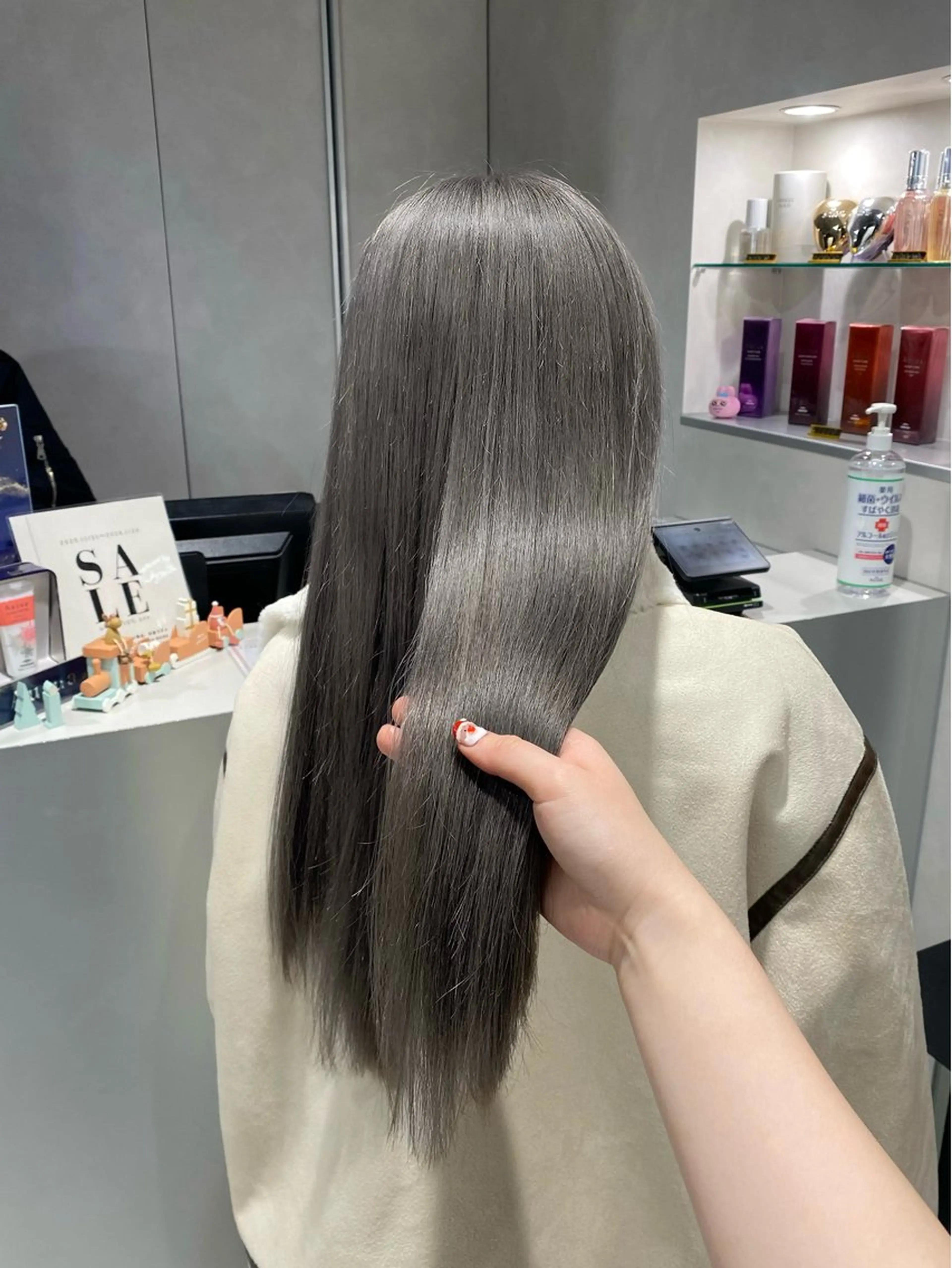 ロング ヘアカラー トリートメント 色落ちまで綺麗な上品 ハイトーン／ふうか☽のヘアスタイル