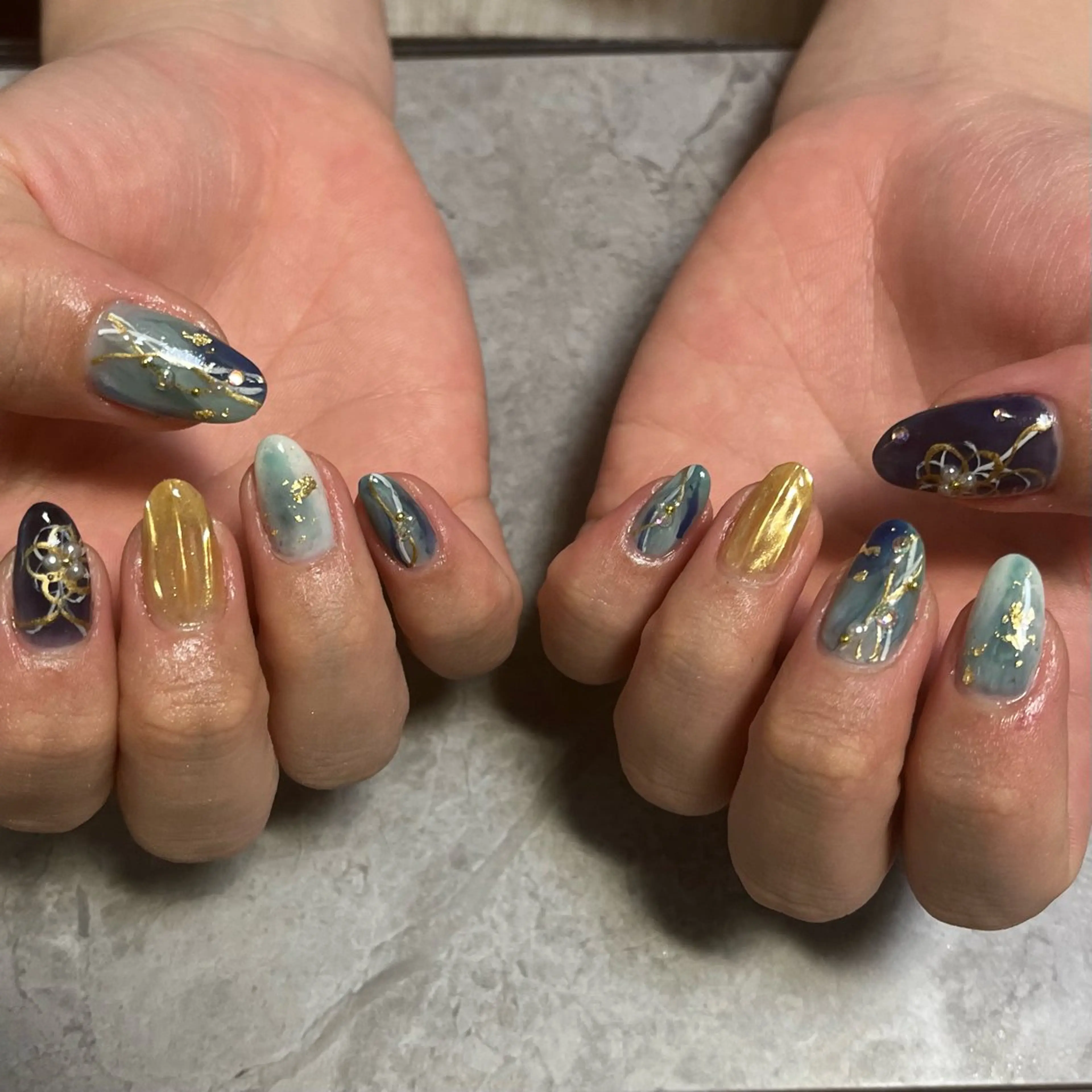 ネイル 成人式 ニュアンスネイル ハンドネイル ハンドケア ベテランネイル cnc  nailのネイルデザイン