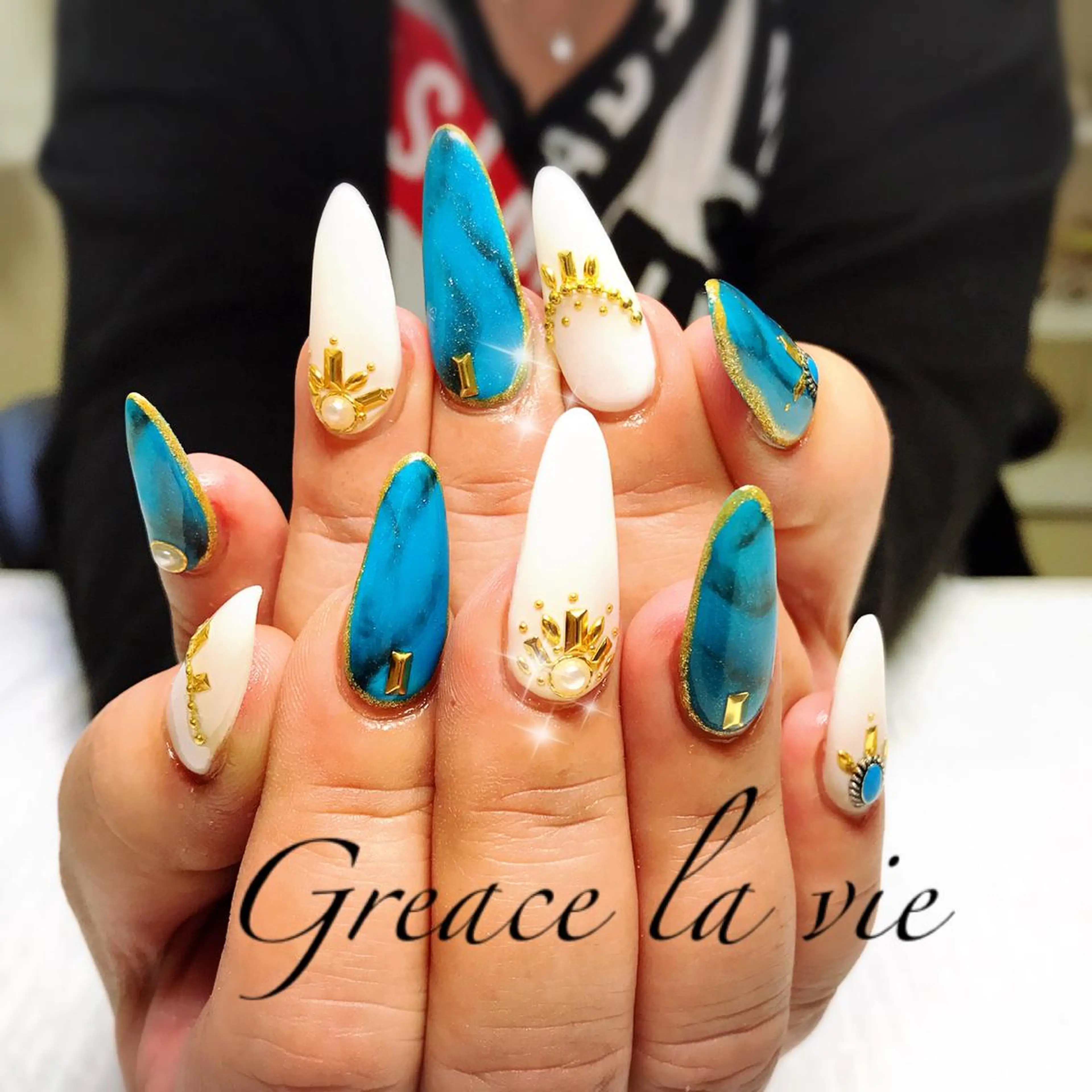 ロング カラー パーマ ネイル マツエク・マツパ Greace  la vieのネイルデザイン