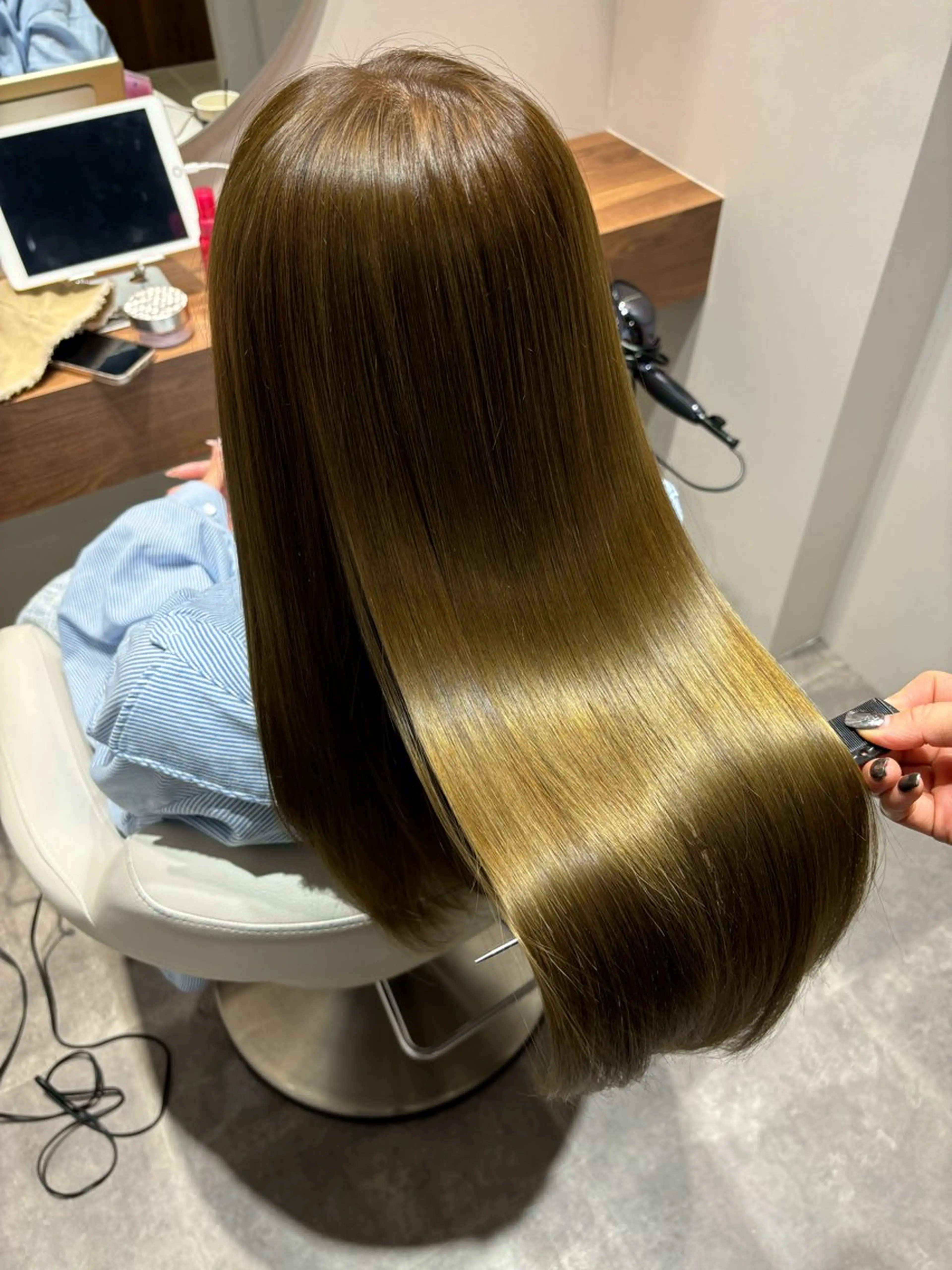 ロング ヘアカラー トリートメント 美髪ヘア 🤍erikaのヘアスタイル