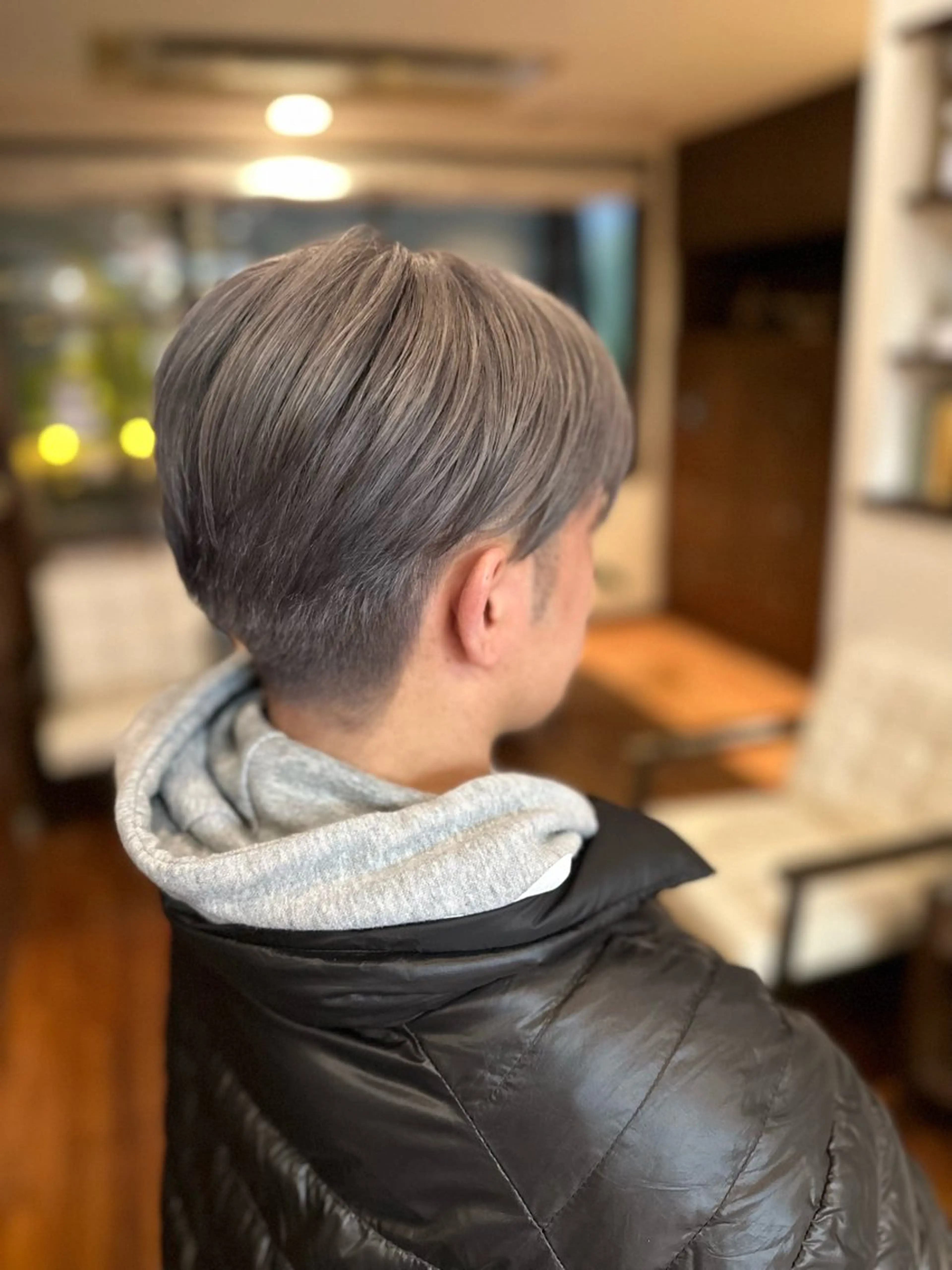 ショート カラー ブリーチ カット ヘアカラー トリートメント 高木 陽平のヘアスタイル