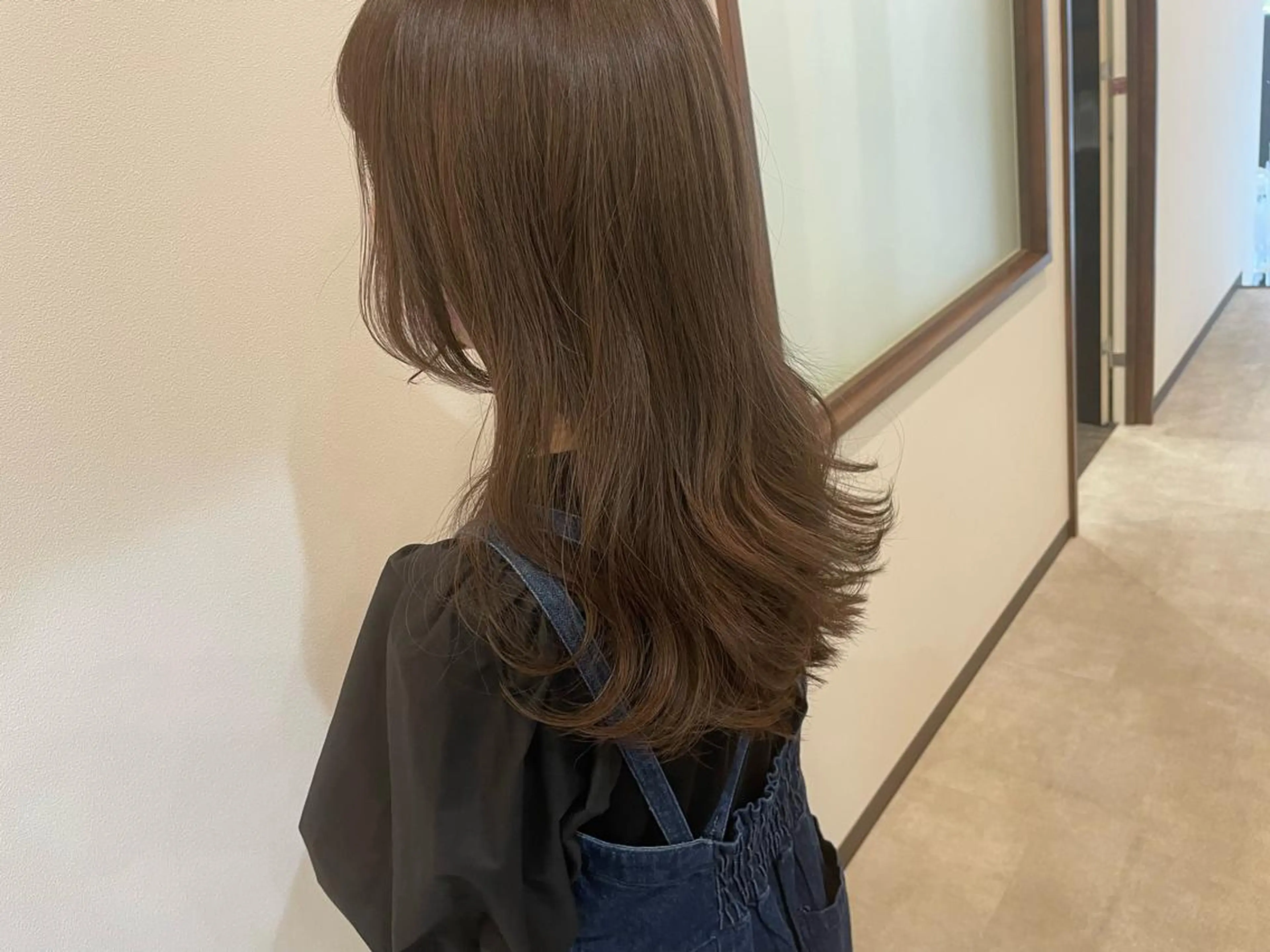 セミロング アッシュ カット ヘアカラー シェアサロンfreesha所属・マンツーマン 🌿大野千尋のヘアスタイル