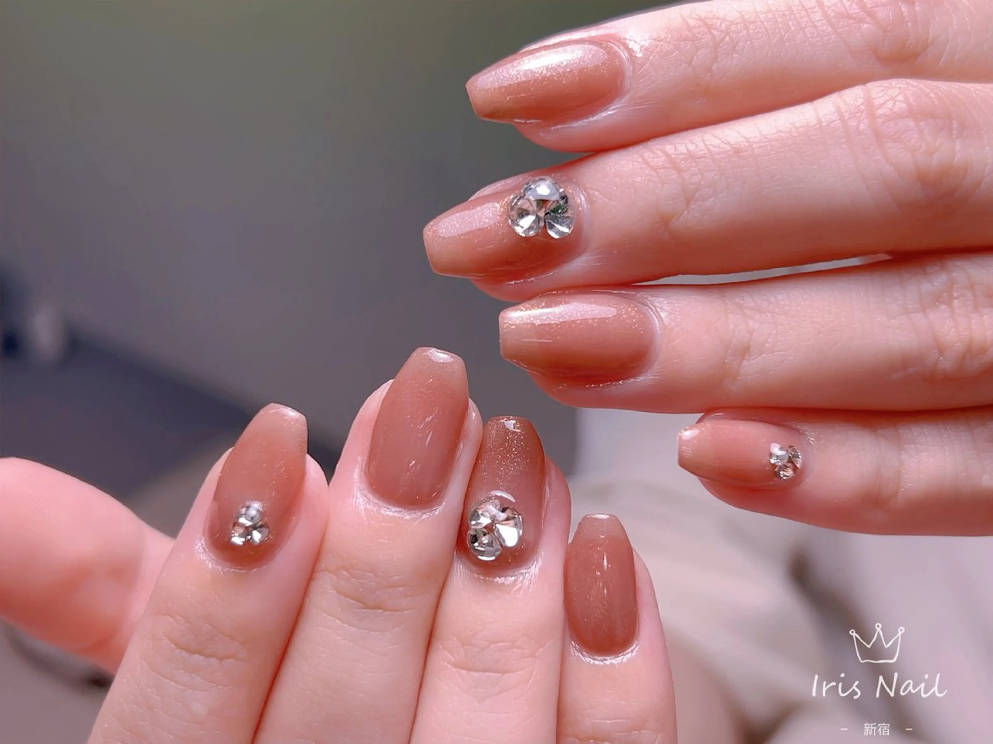 ネイル フレンチネイル ジェルネイル グラデーション 韓国ネイル マグネットネイル ハンドネイル 【長さ出し】 IRIS NAILのネイルデザイン