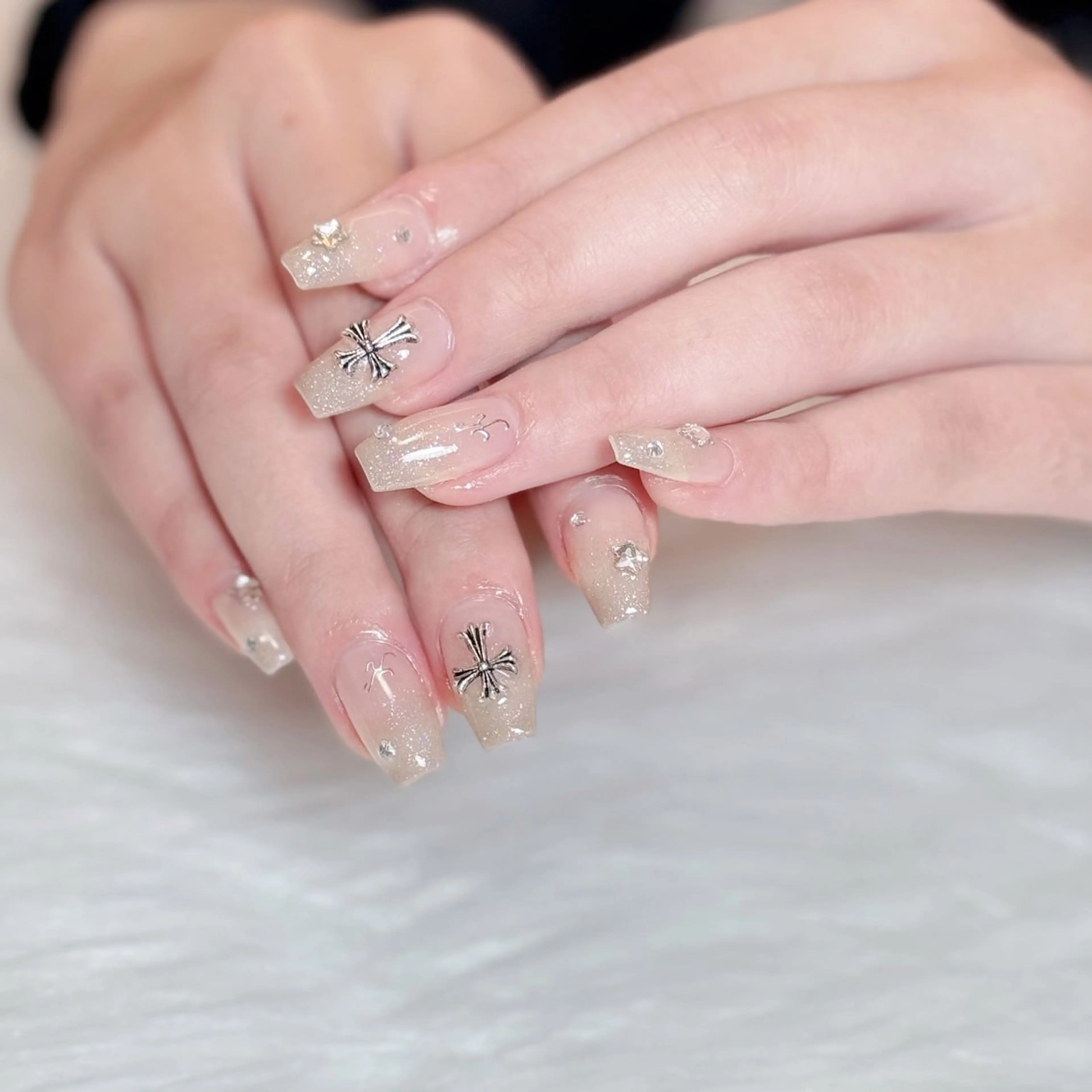 ネイル グラデーション キラキラネイル シンプルネイル ワンホンネイル nailsalon ChuColaのネイルデザイン