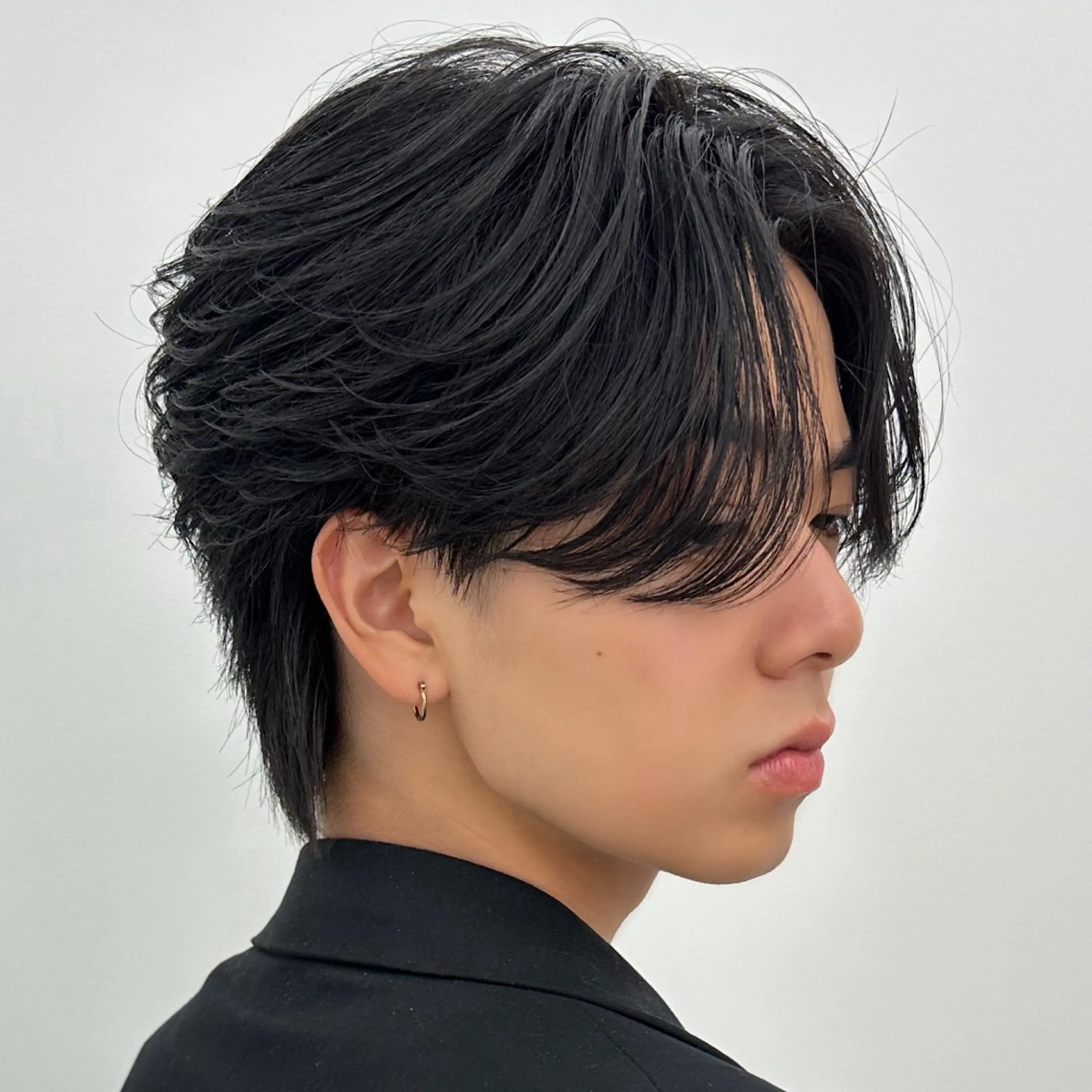 ミディアム カラー パーマ メンズ ミディアムパーマ メンズパーマ くせ毛 縮毛矯正 カット ヘアカラー トリートメント ヘッドスパ 【池袋店 店長】伊藤 昂樹/曲がる縮毛矯正のヘアスタイル