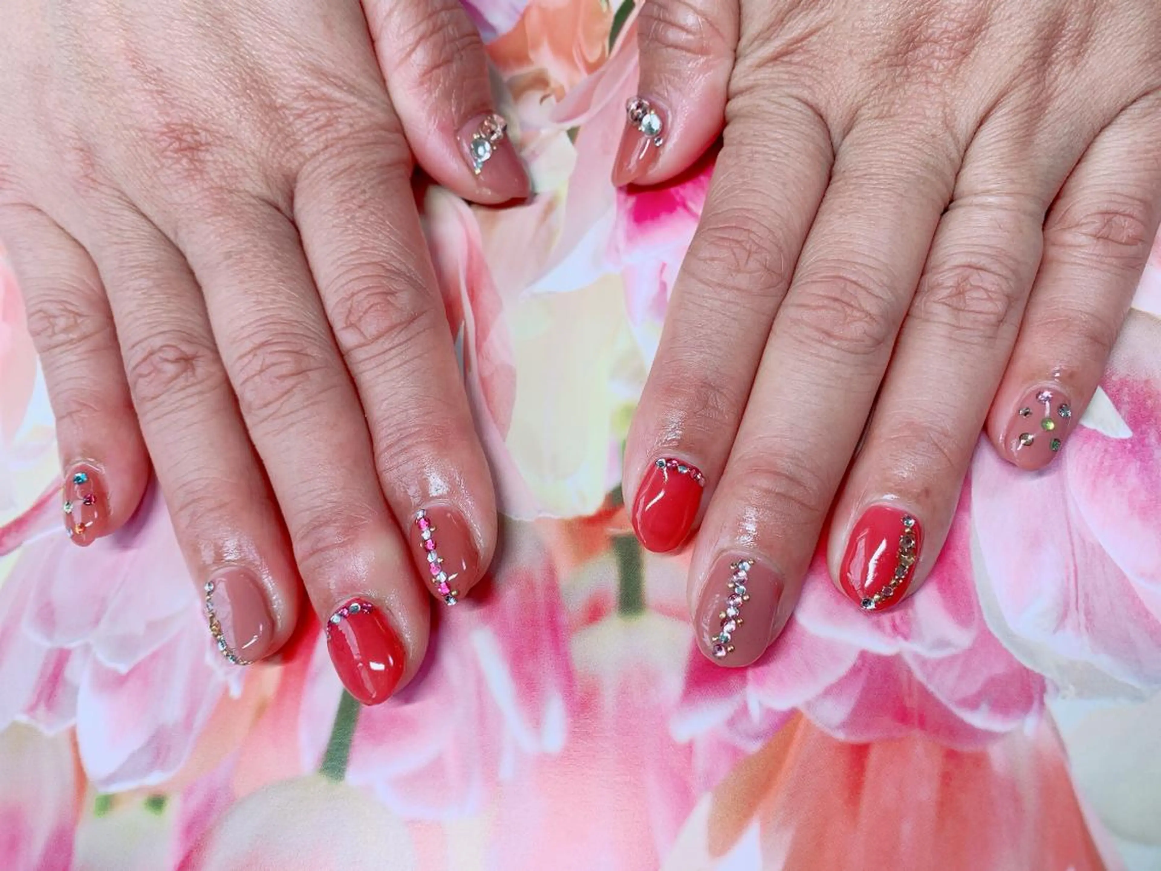 ネイル ジェルネイル 氷ネイル・うるうるネイル オフィスネイル ぷっくりネイル 痩身/脱毛/ネイル HARUKAのエステ・リラクイメージ