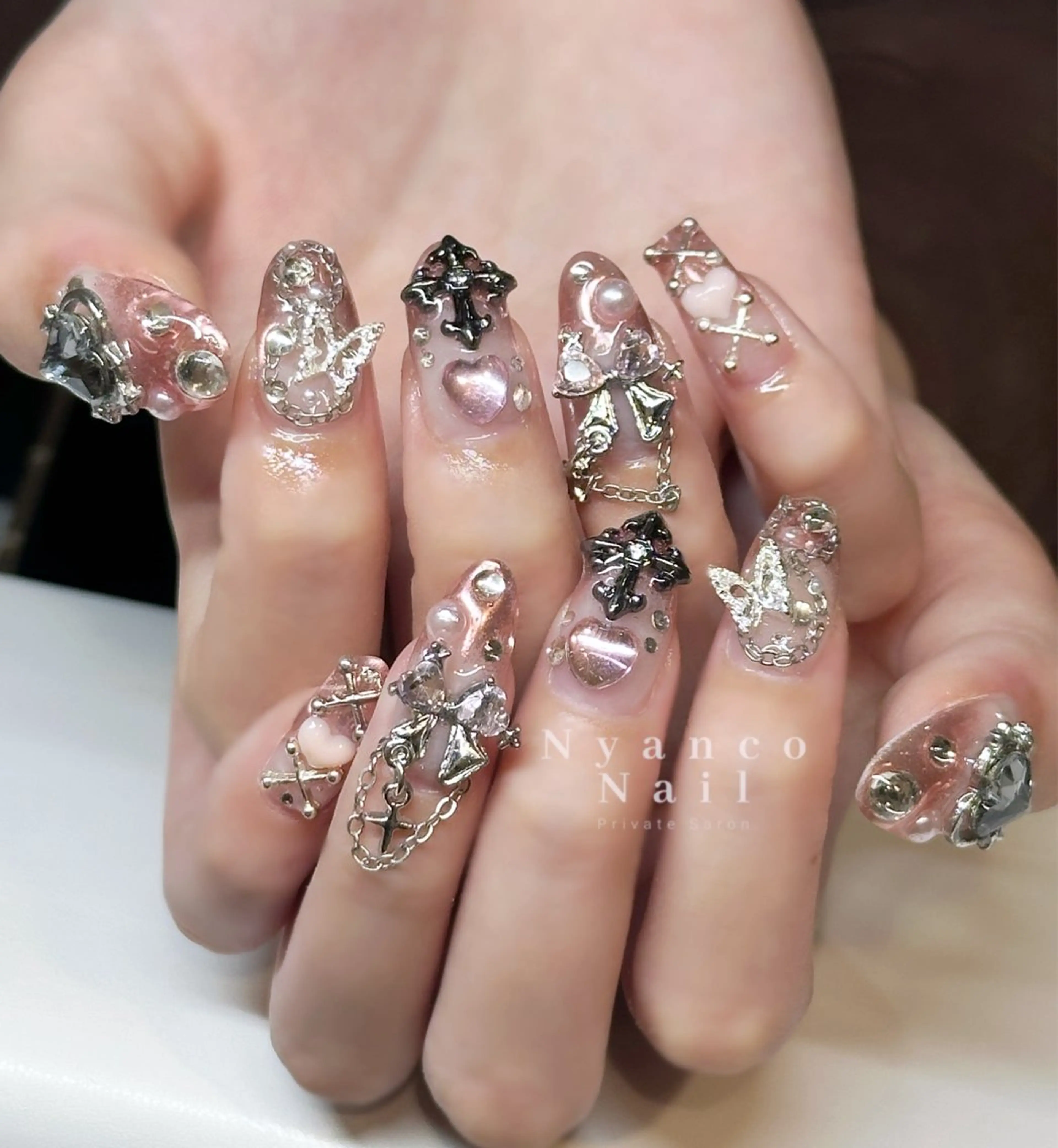 ネイル ジェルネイル キラキラネイル 韓国ネイル ミラーネイル ピンク Nyanco Nailのネイルデザイン