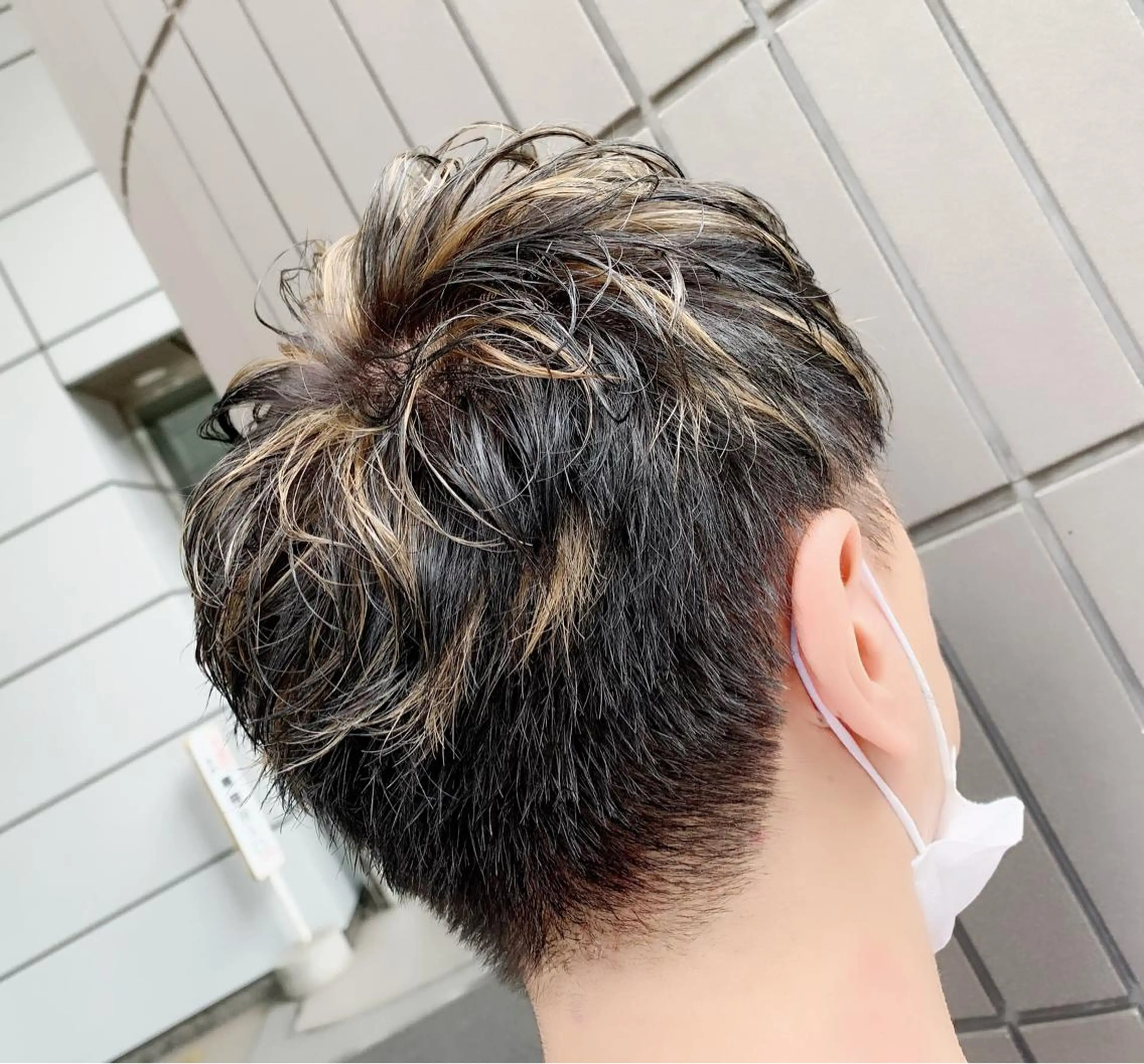 ショート カラー メンズ メンズハイライト ハイライトカラー ハイライト Zina天王寺 CHIAKIのヘアスタイル