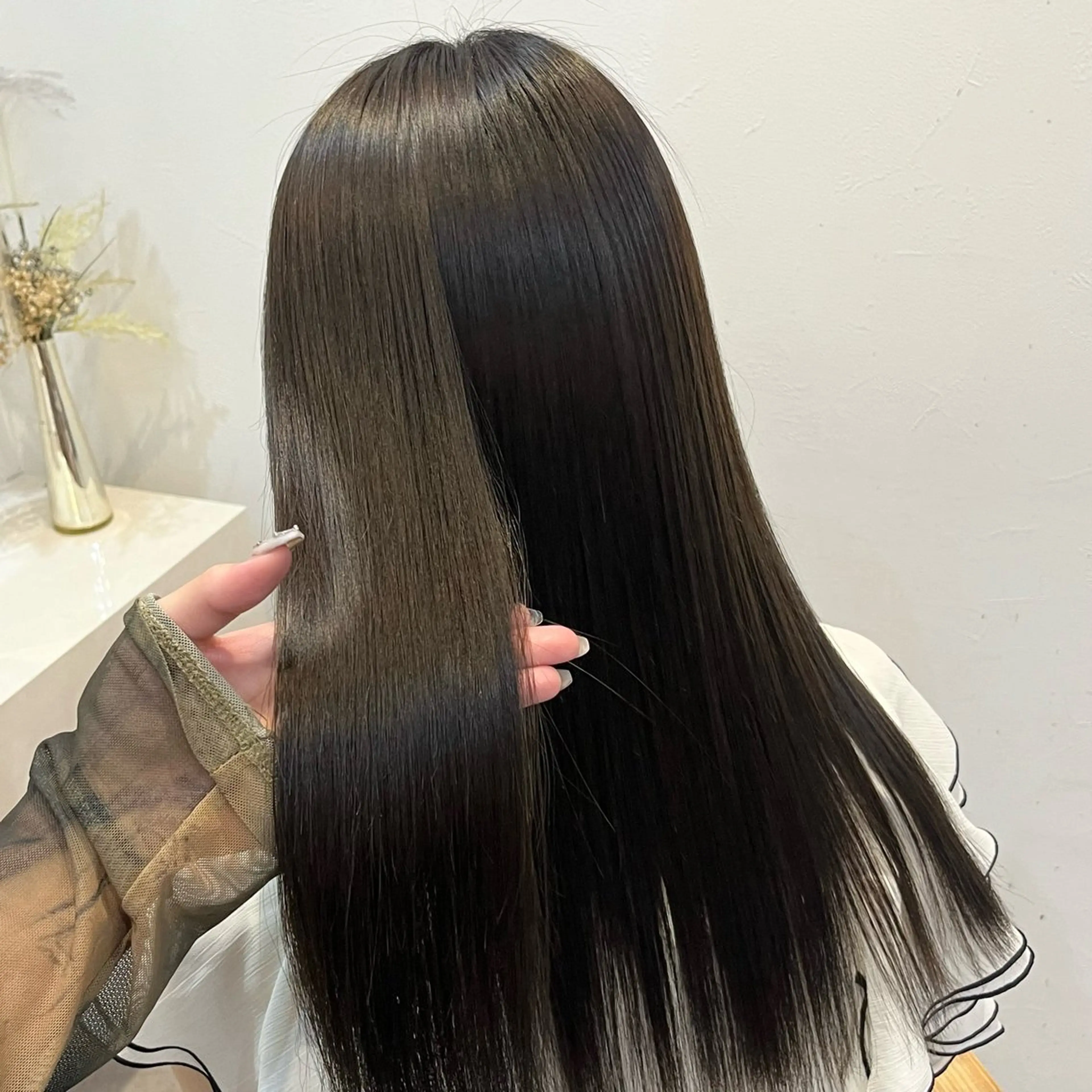 ロング カラー 透明感カラー グレージュ ヘアカラー 🦋Yui🦋透明感 /ベージュ/髪質改善のヘアスタイル