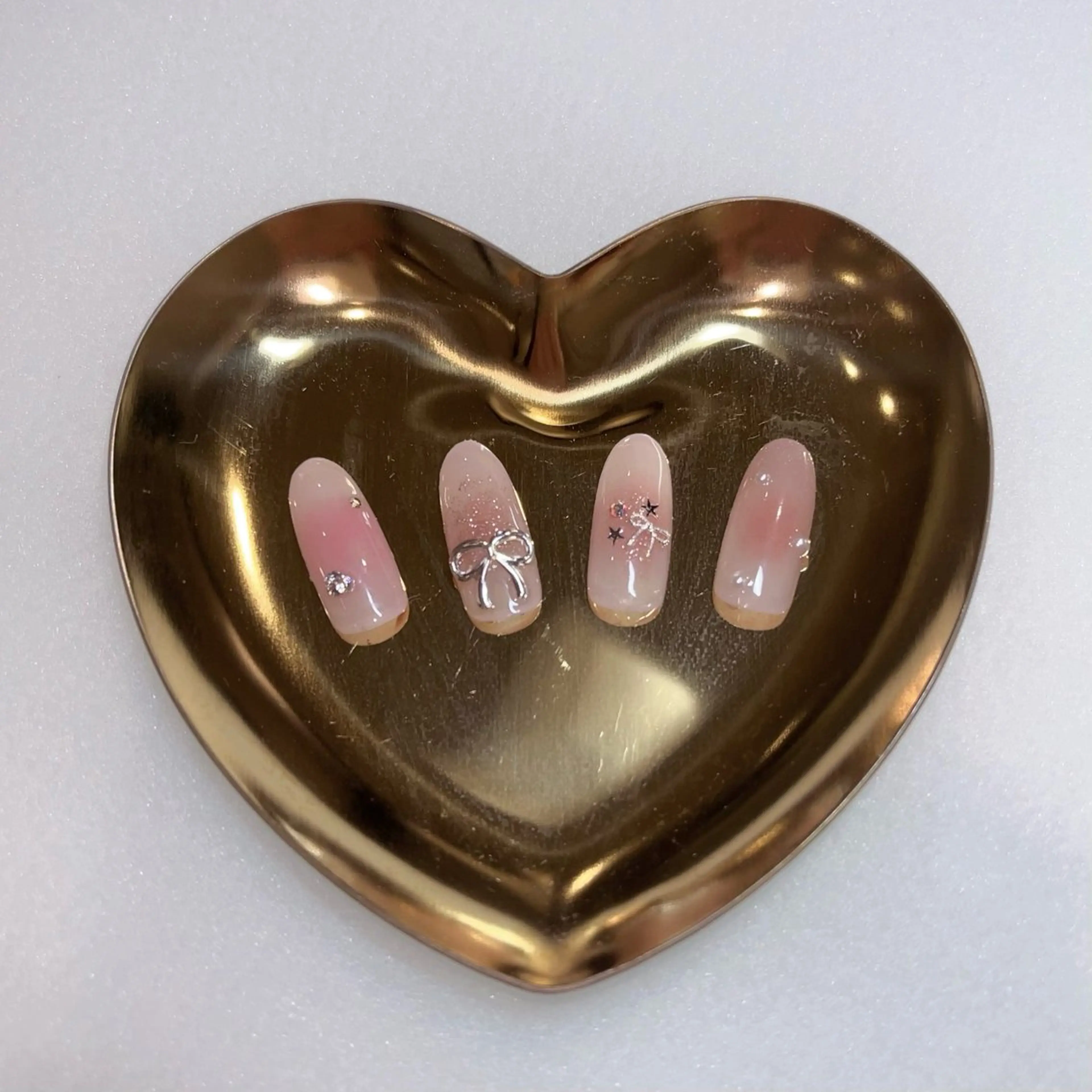 ネイル アートネイル チークネイル ワンカラーネイル シンプルネイル KOKONA 🎀のネイルデザイン