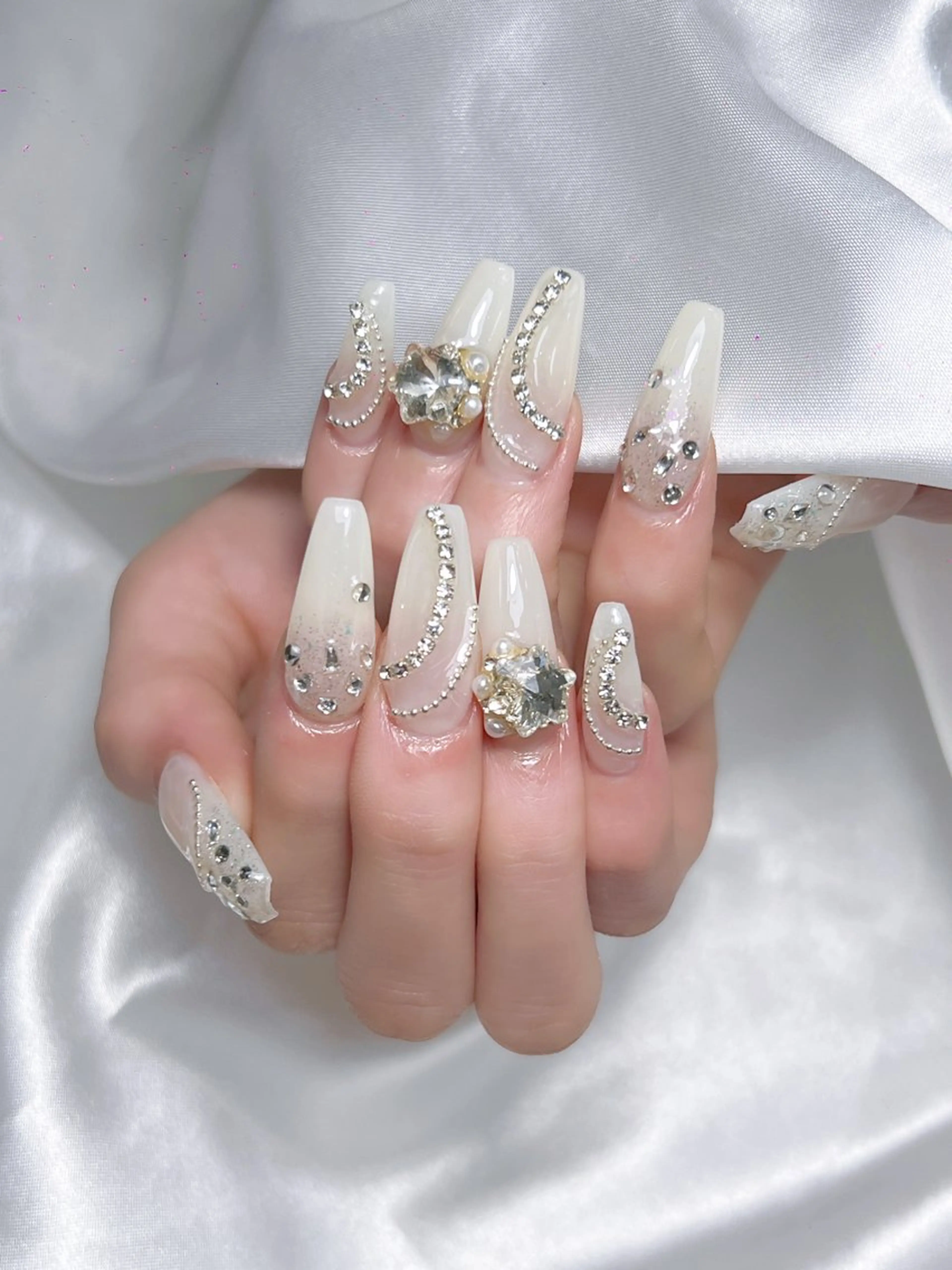 ネイル LEELA NAIL STUDIOのネイルデザイン