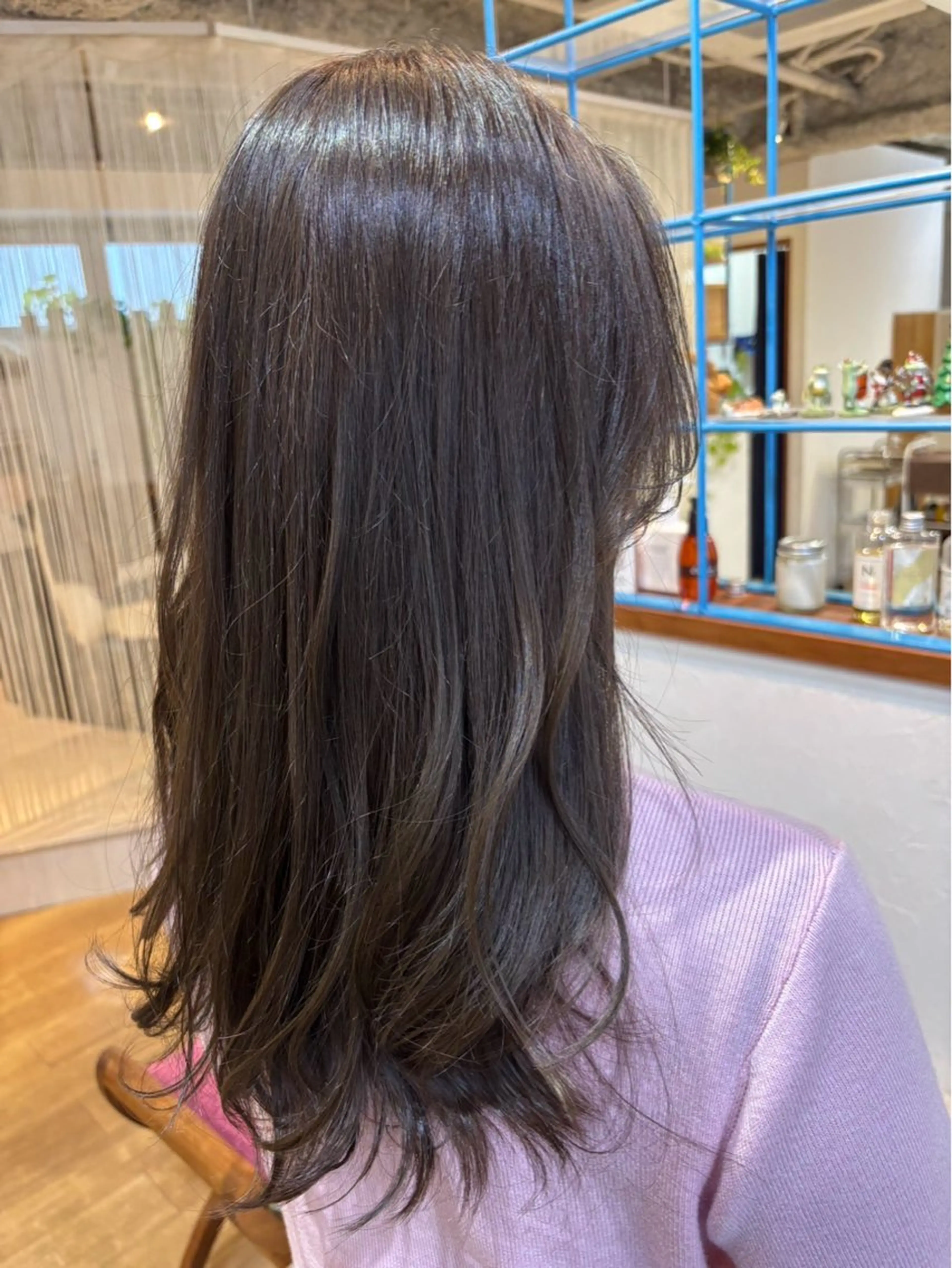 ロング カット ヘアカラー トリートメント 伊藤 かなのヘアスタイル