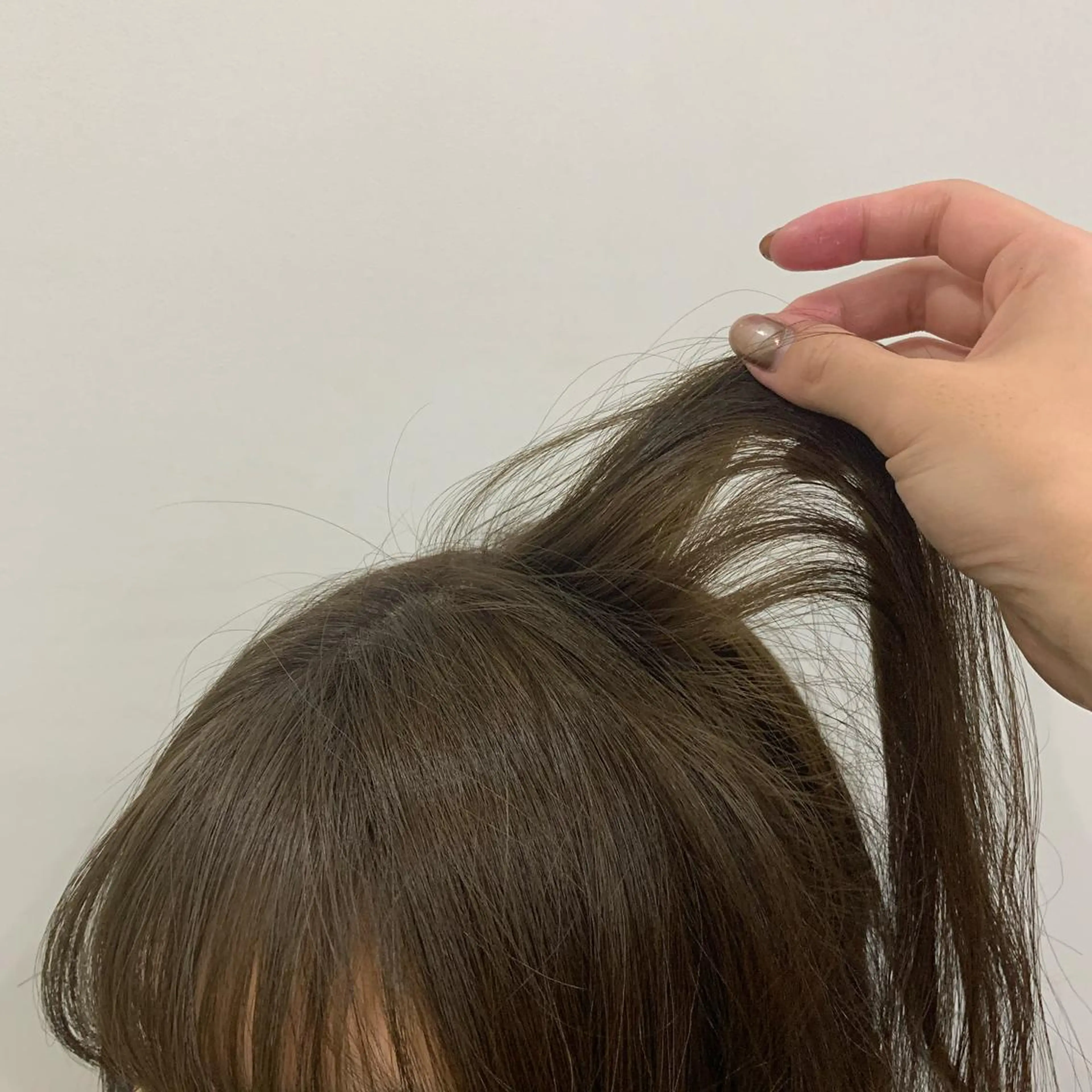 ロング カラー オリーブカラー ヘアカラー 甲斐 もあのヘアスタイル