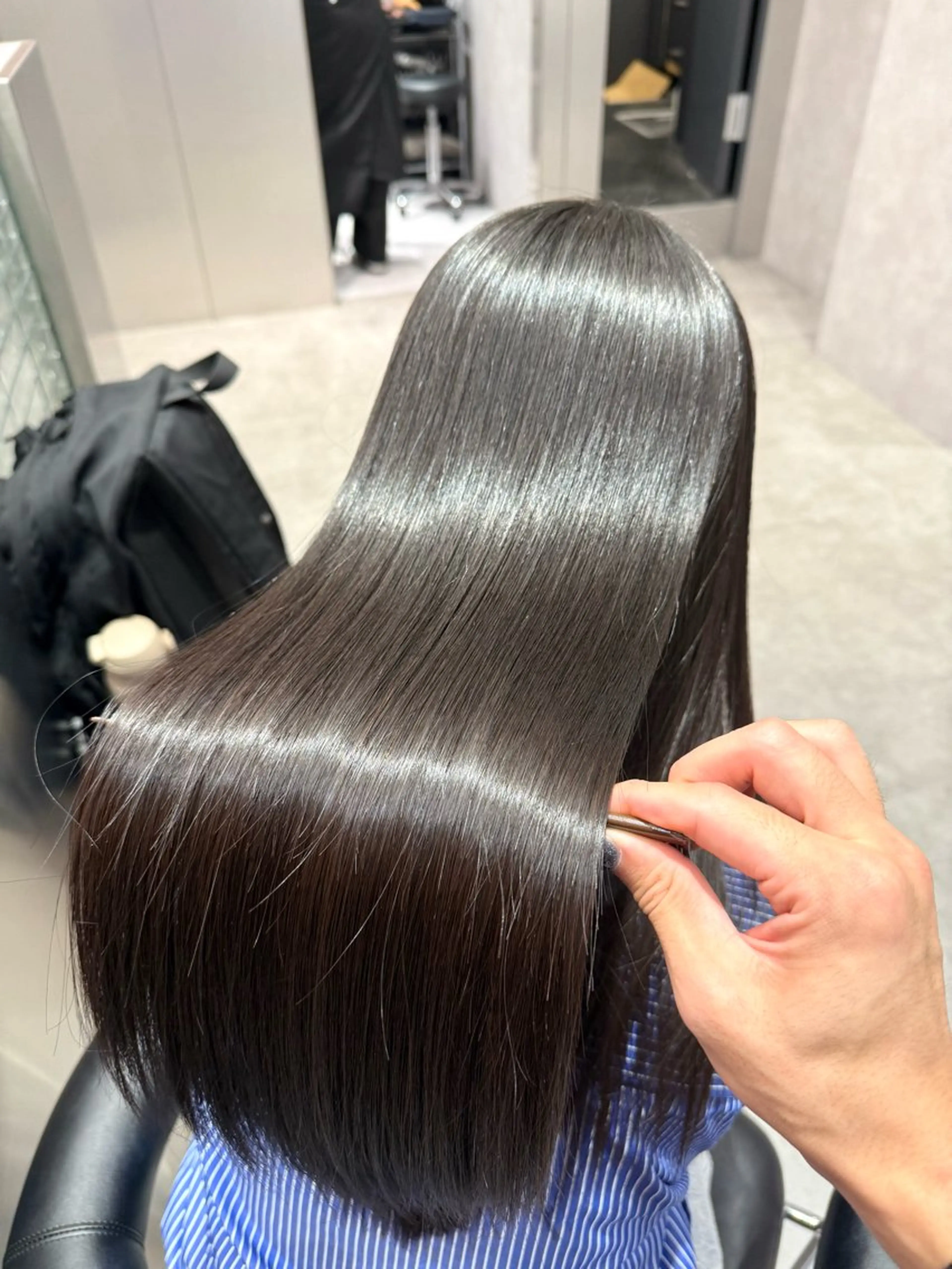 ロング カラー パーマ ヘアアレンジ 髪質改善 縮毛矯正 トリートメント ストレートパーマ 縮毛矯正 トリートメント 縮毛矯正/髪質改善/ ブリーチ毛/木元渓太のヘアスタイル