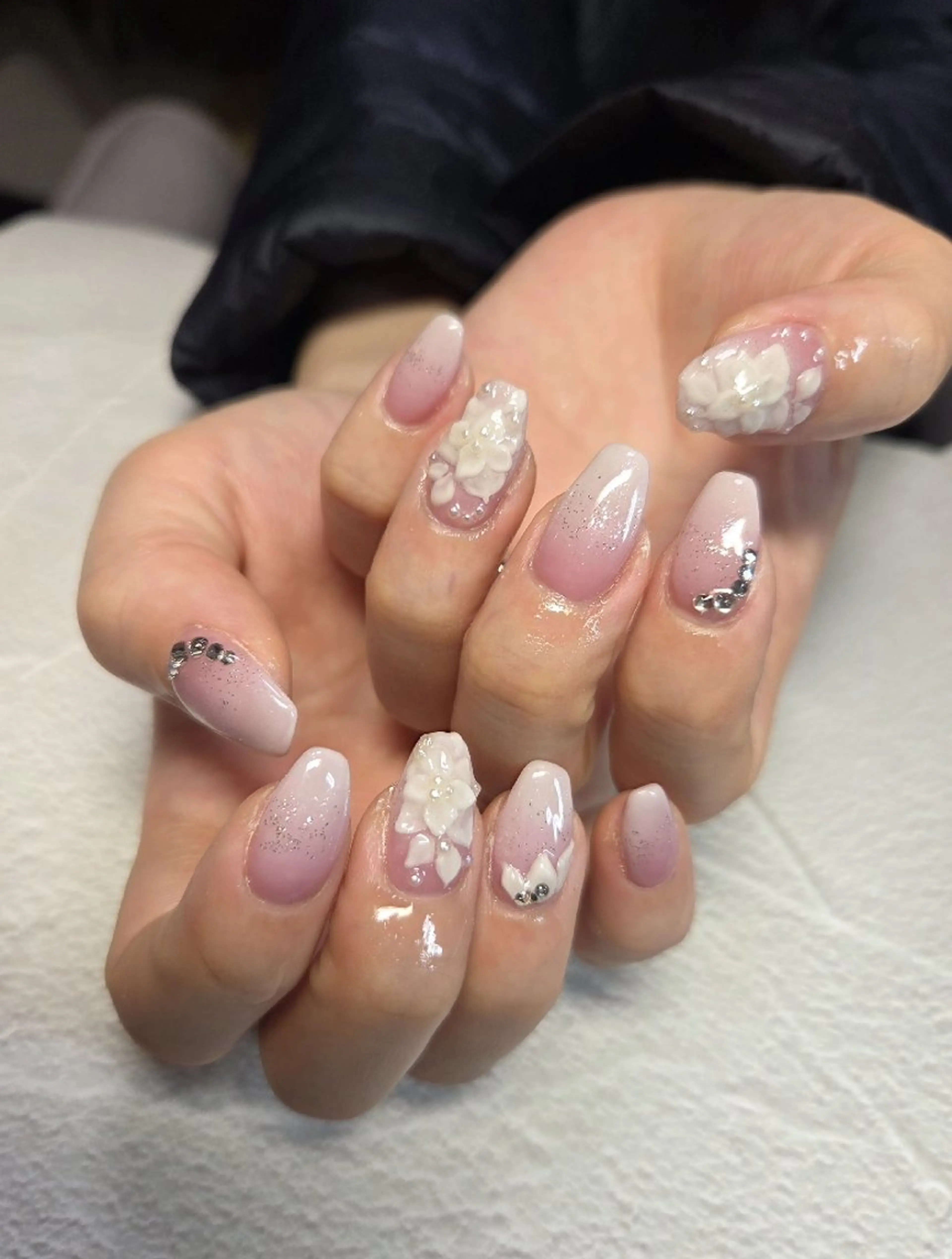 ネイル フラワーネイル ジェルネイル キラキラネイル 持ち込み パラジェル ハンドネイル flure de neige yukiのネイルデザイン