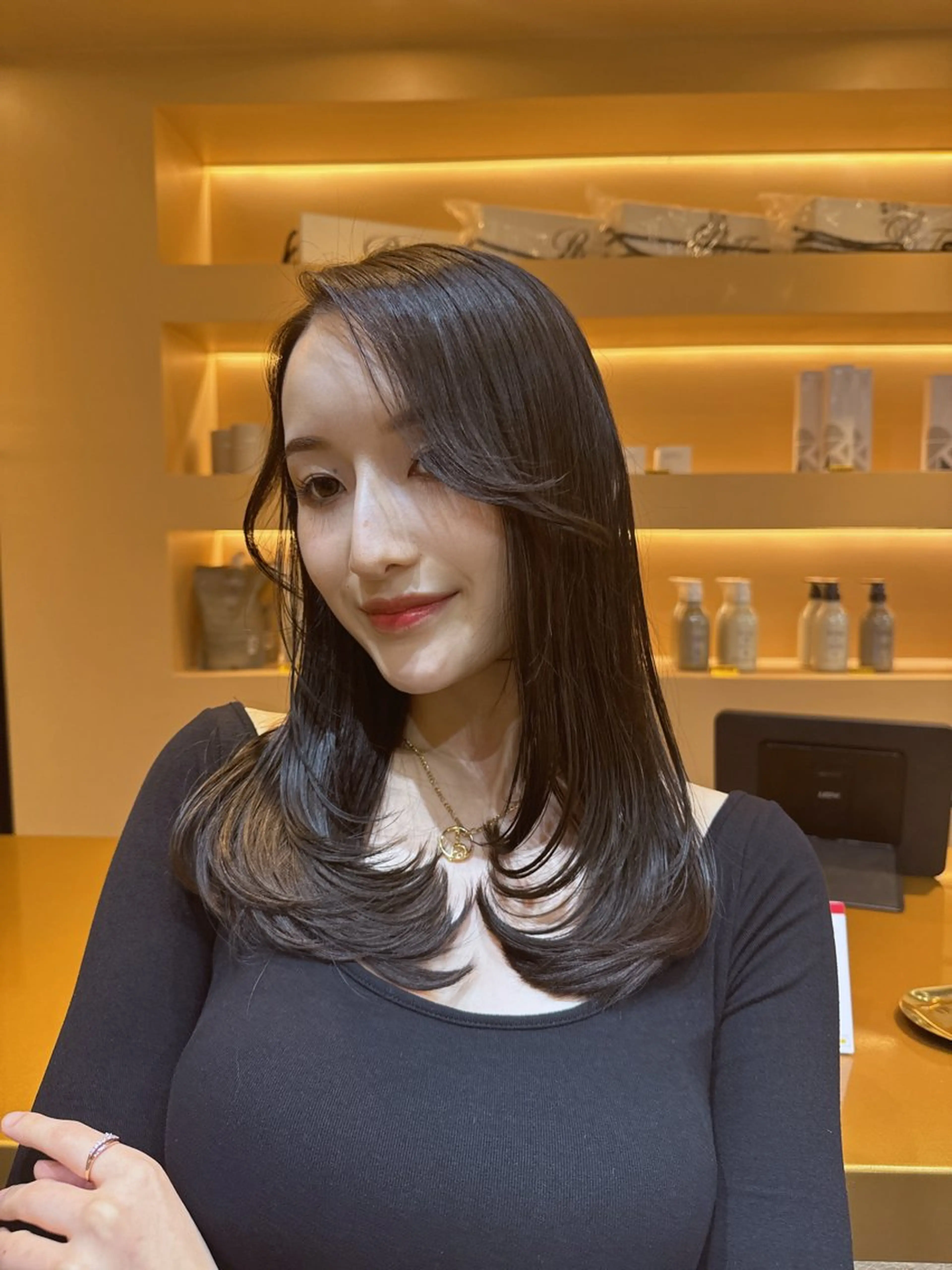 セミロング カット ヘアカラー トリートメント 🌸韓国レイヤー特化 🌸髪質改善🧖来輝のヘアスタイル