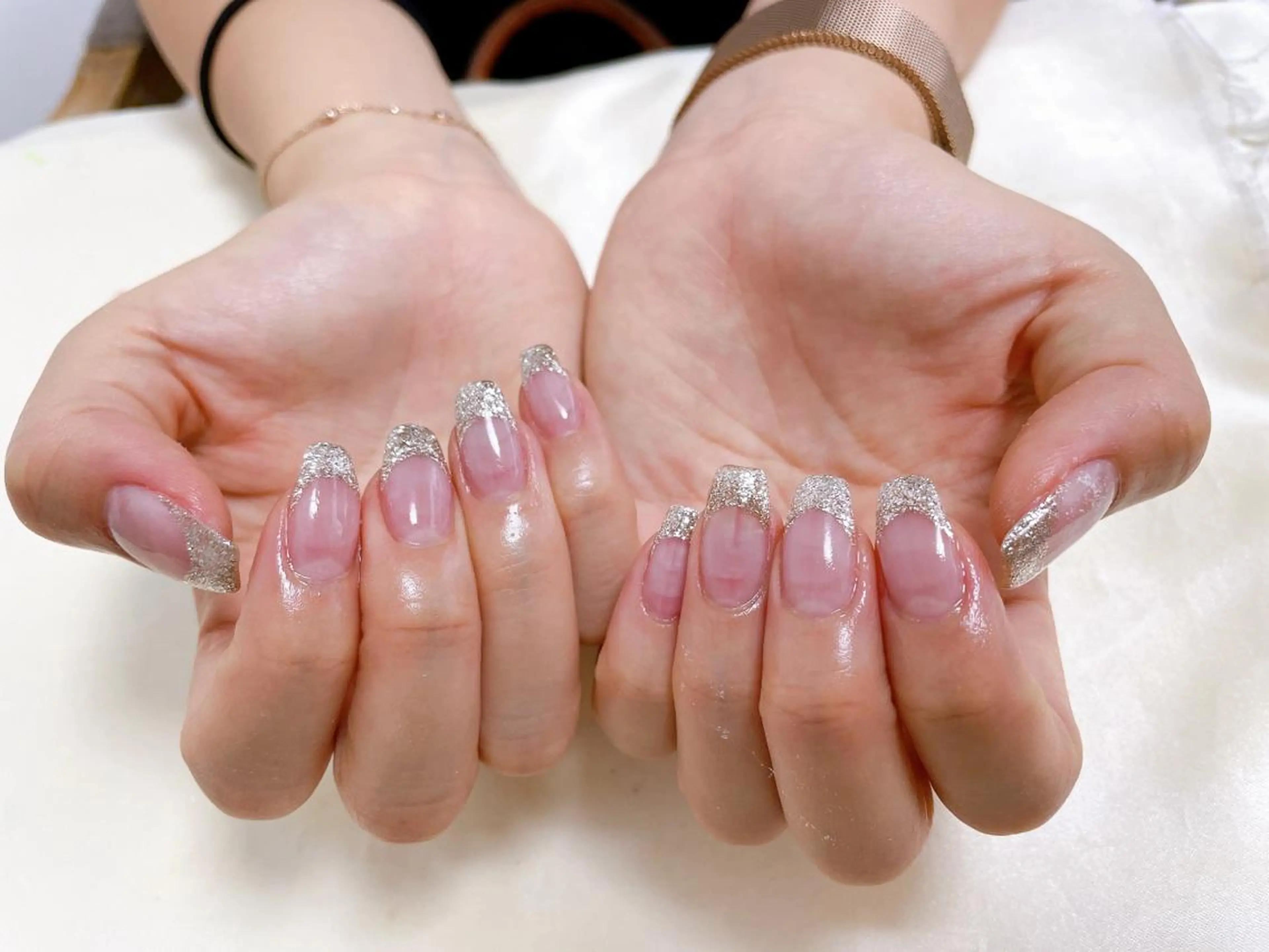 ネイル フレンチネイル ラメ(グリッター) mogunail &blowのネイルデザイン