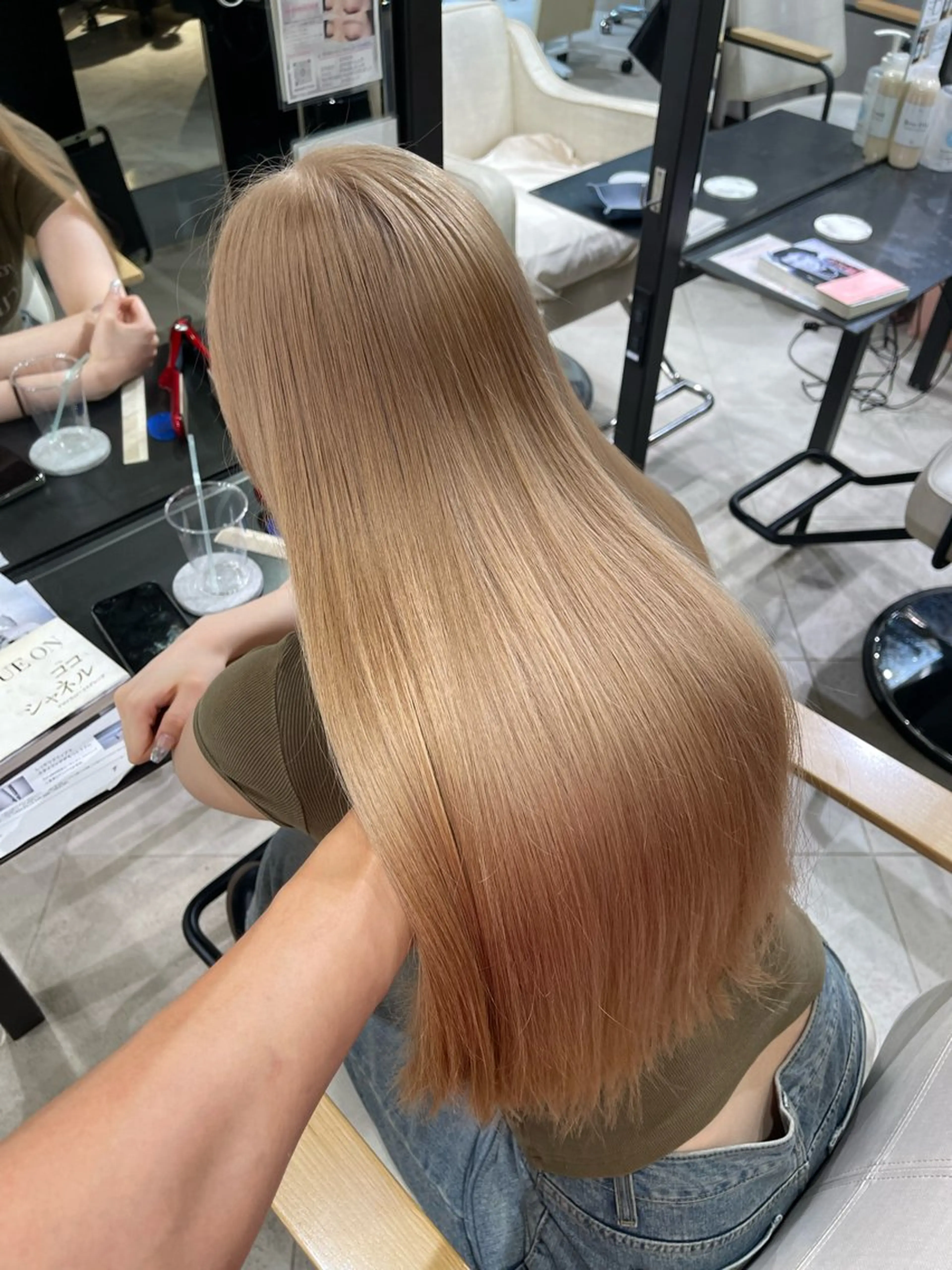 ロング ヘアカラー トリートメント ブリーチ🔥ベージュ /グレー/daikiのヘアスタイル