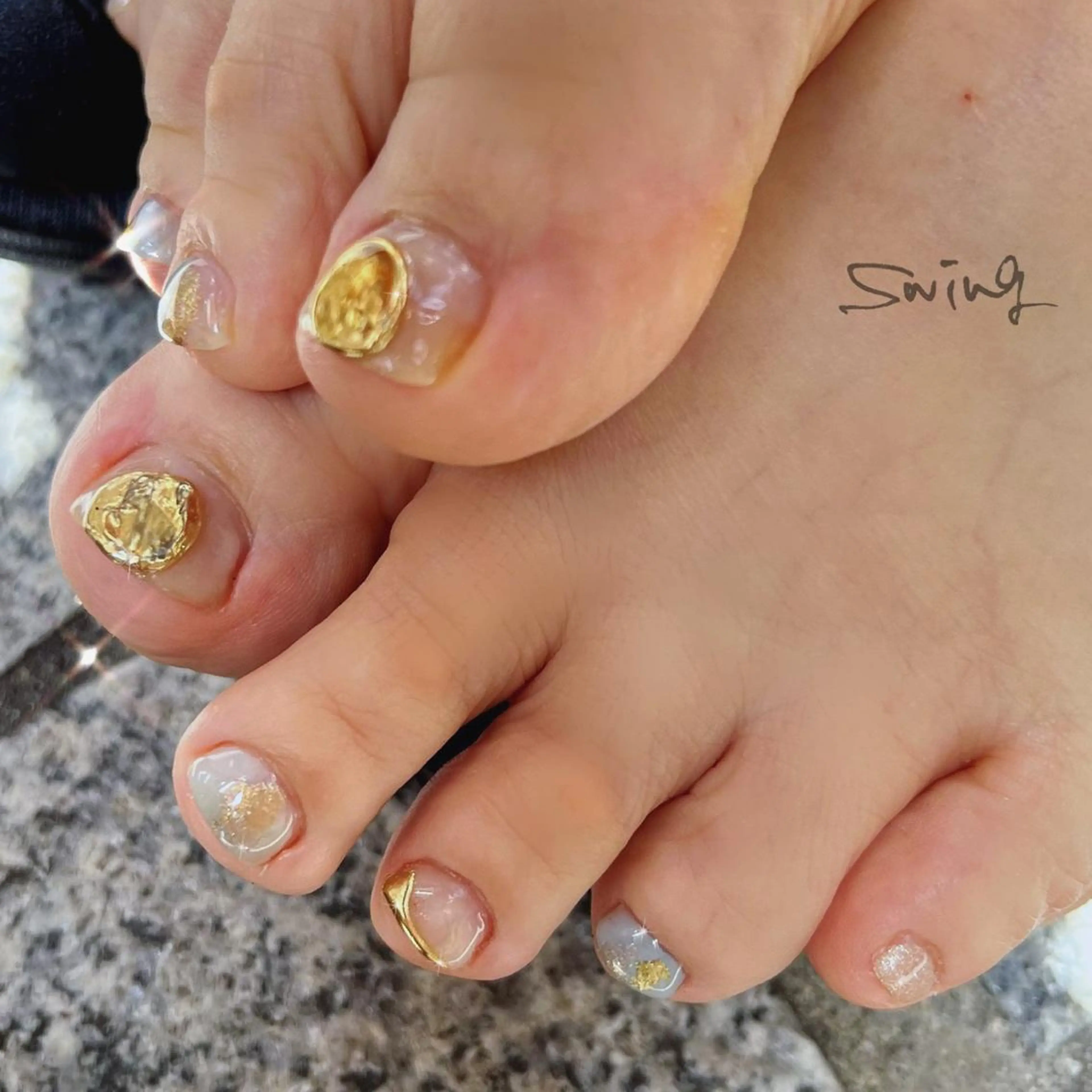 ネイル アートネイル ミラーネイル ぷっくりネイル SWING Nail Salon所属・Yoshida Takakoのネイルデザイン