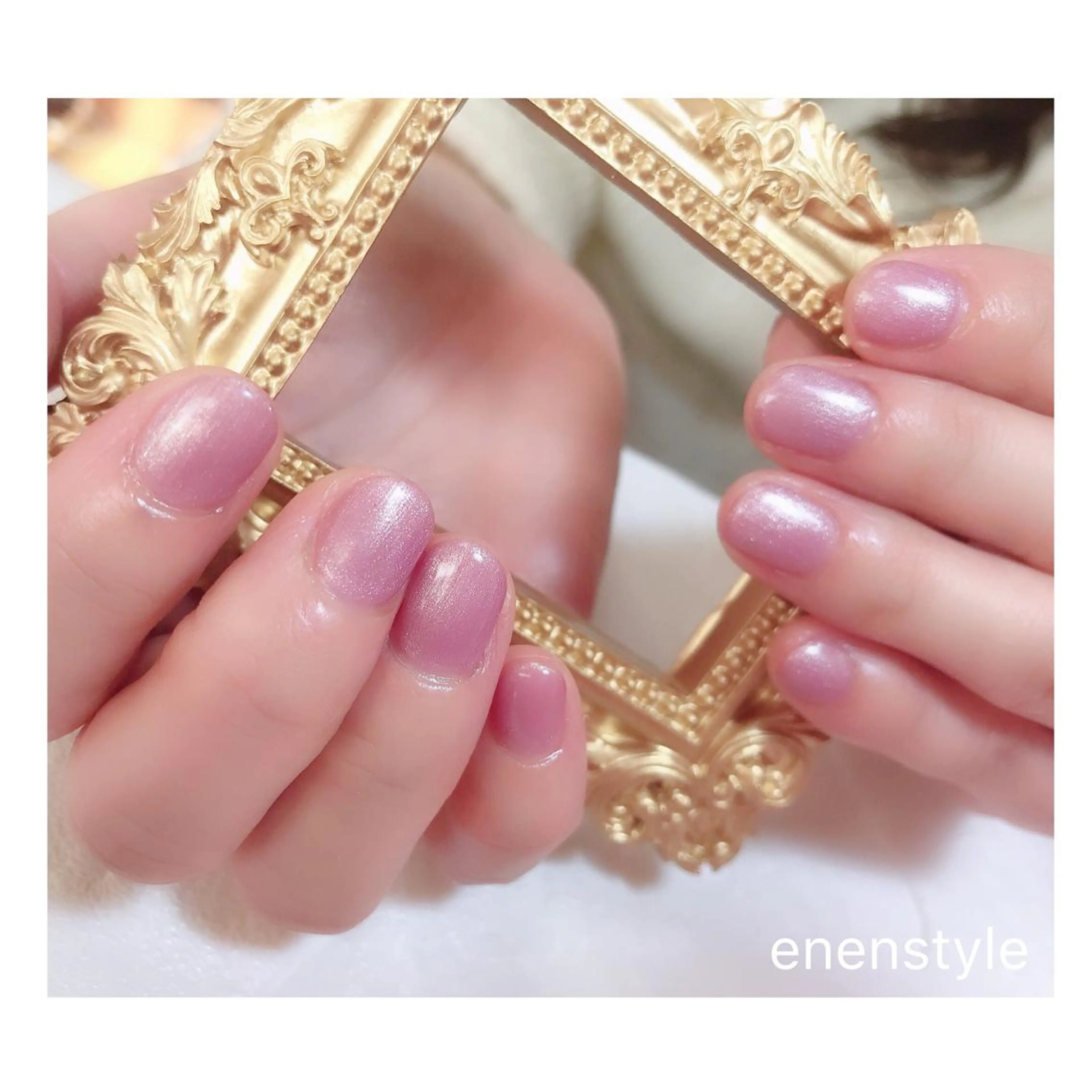 ショート ネイル ジェルネイル ラメ(グリッター) ニュアンスネイル オフィスネイル ピンク 👑enen style👑のネイルデザイン