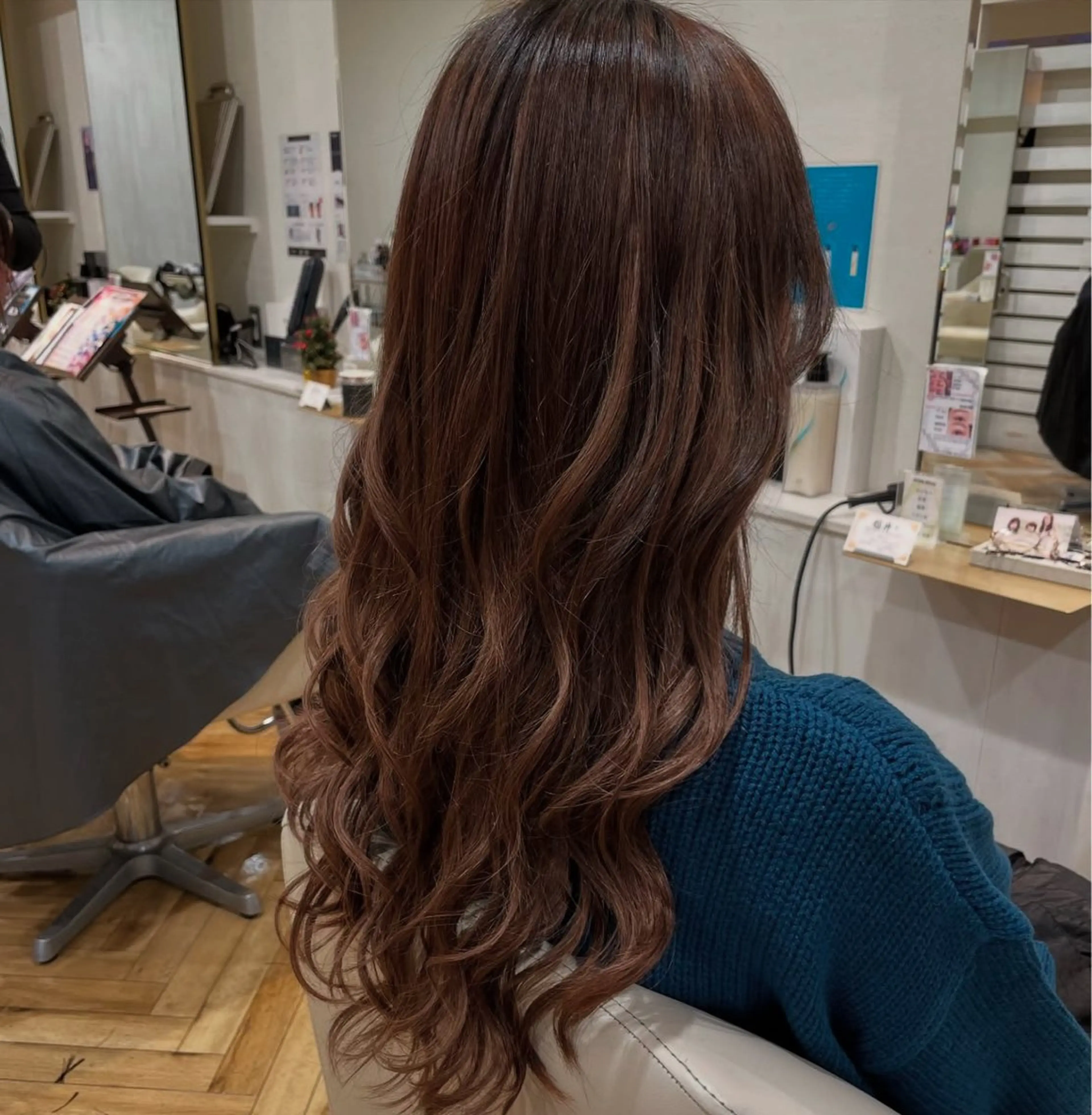 ロング 米田 有里のヘアスタイル