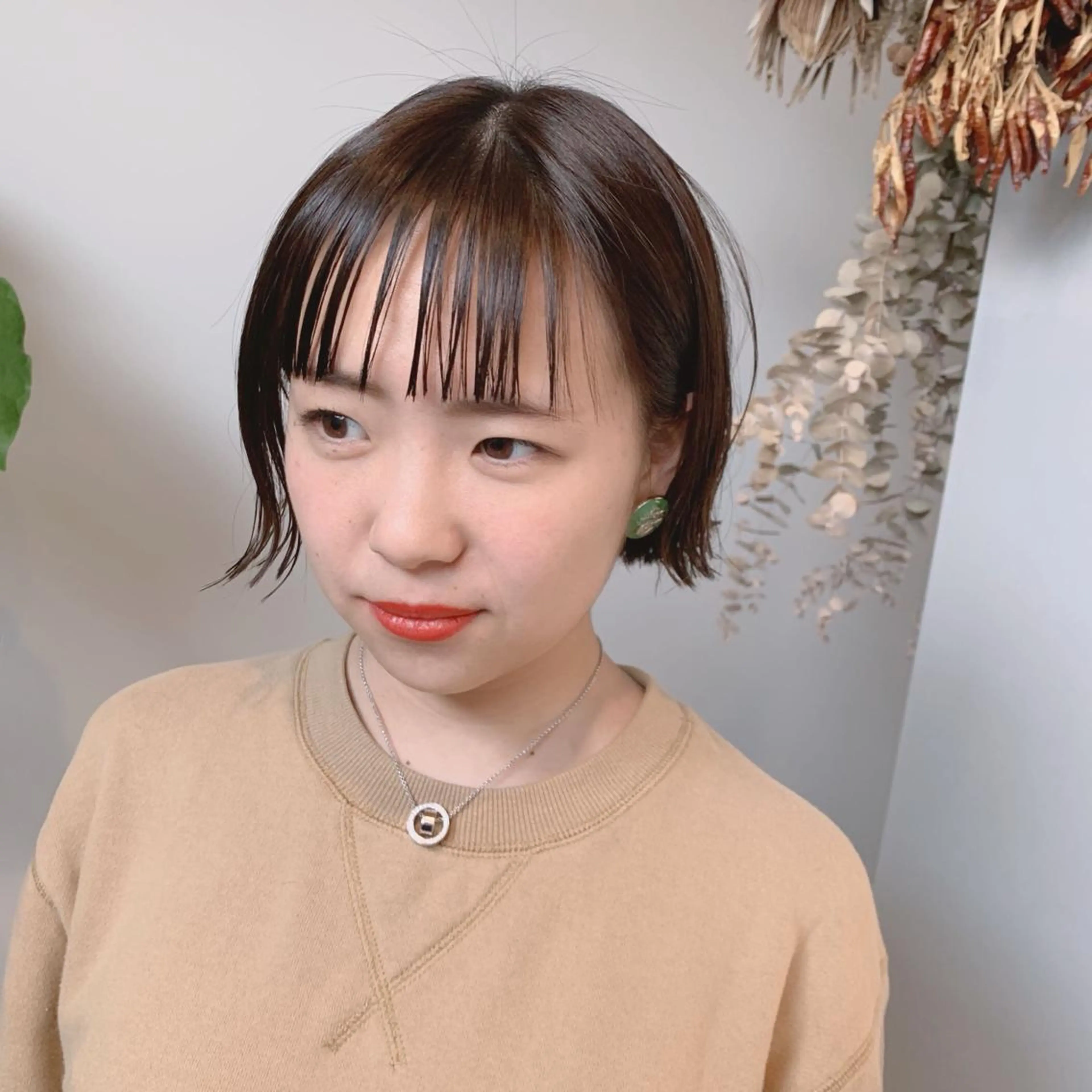 ショート ボブ 外ハネヘア カット 縮毛矯正 kachina所属・綿貫 美雪のヘアスタイル