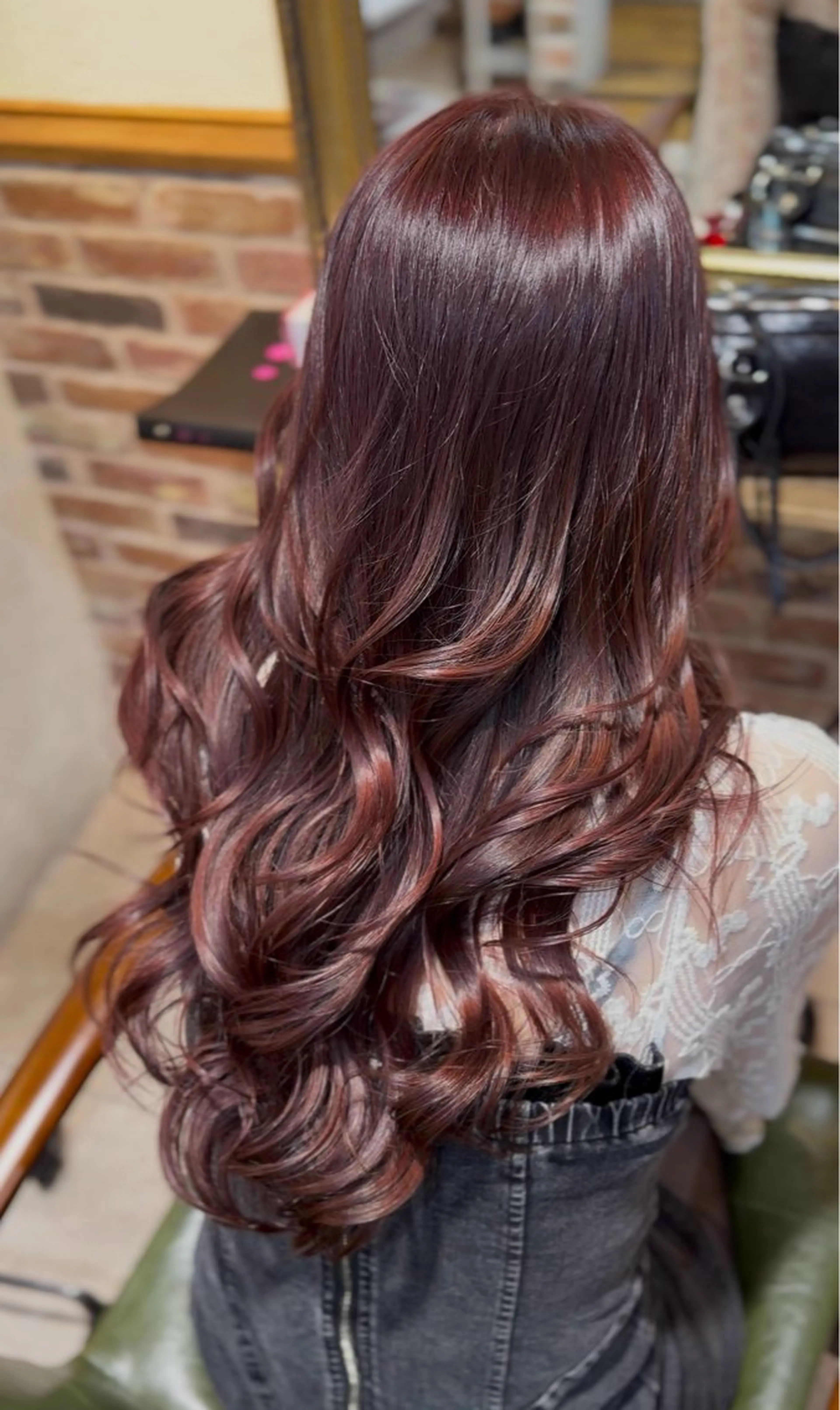 ロング カット ヘアカラー 飯星慧斗 /ブリーチ、縮毛矯正のヘアスタイル