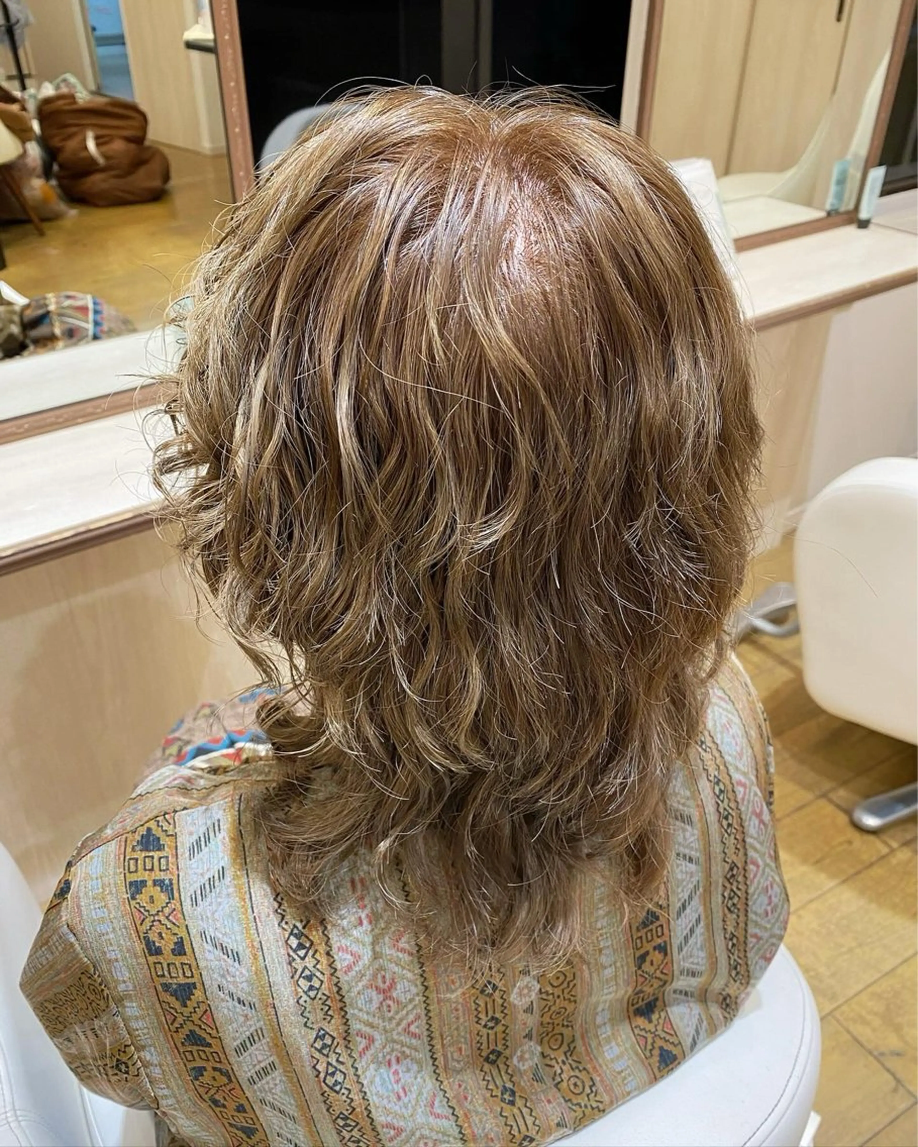 ミディアム カット ヘアカラー トリートメント 艶感🫧透明感カラー YUKARIのヘアスタイル