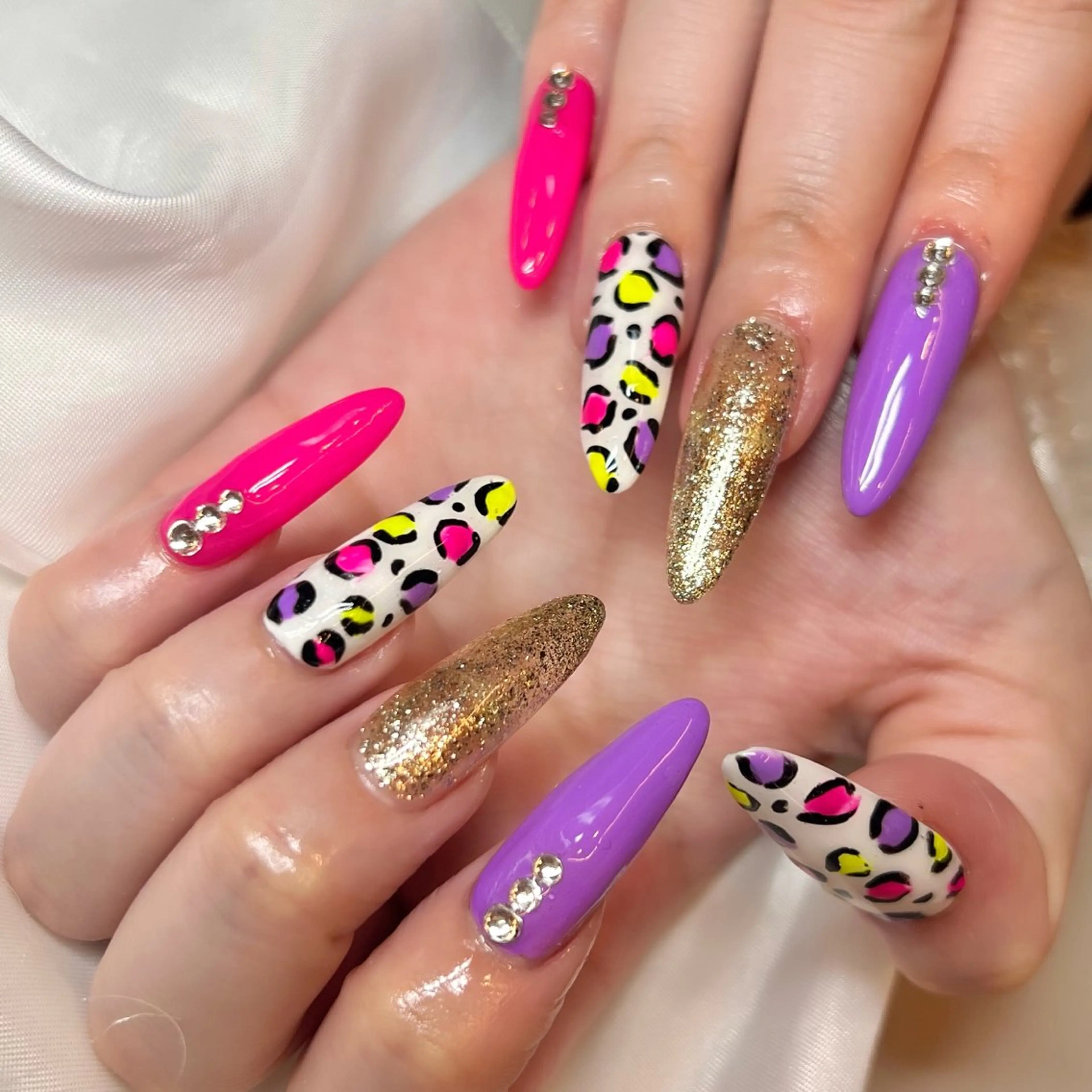 ネイル ハンドネイル clover nailのネイルデザイン