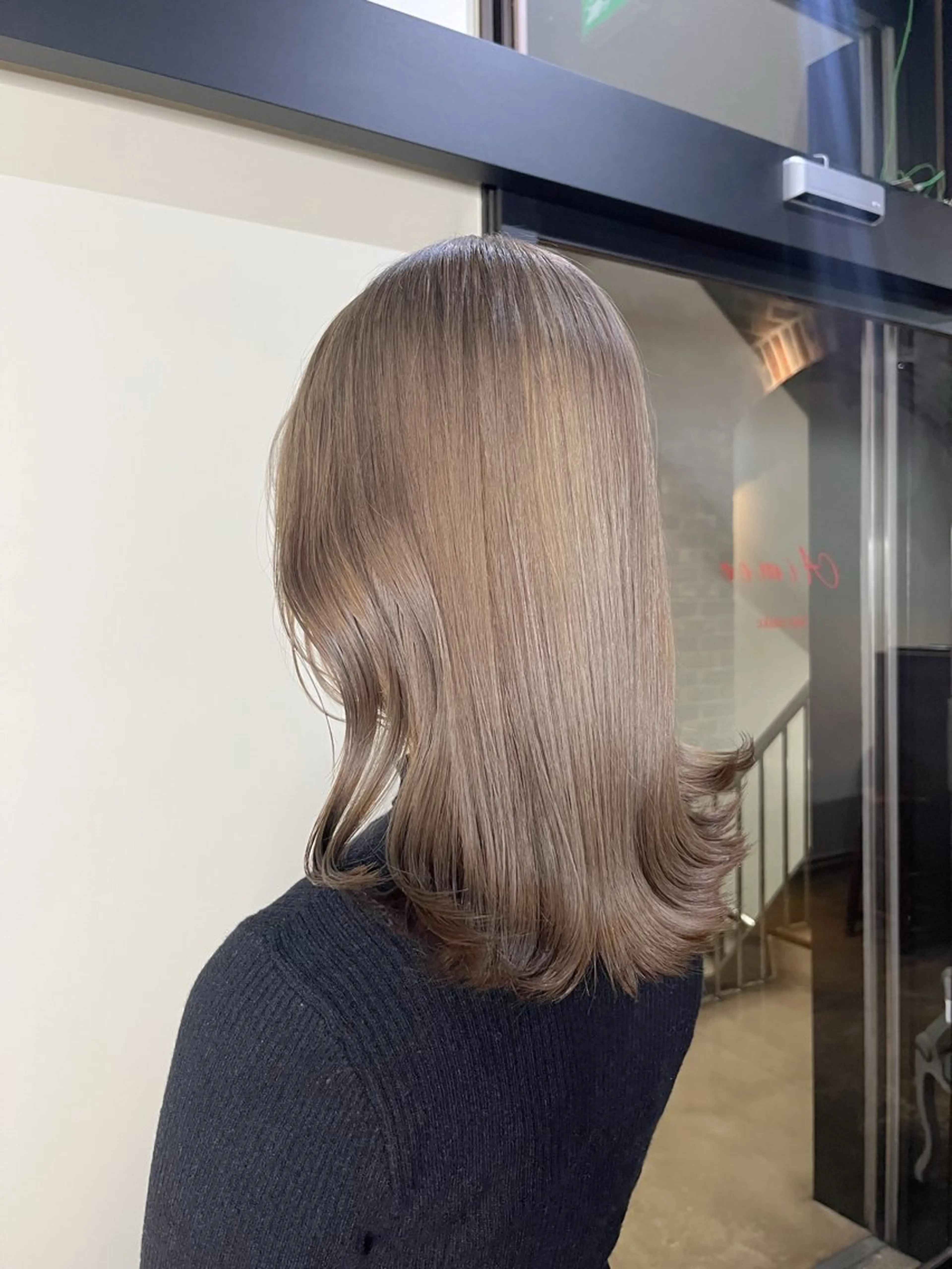 ミディアム カラー ベージュカラー ブリーチ ブロンド ケアブリーチ ダブルカラー カット ヘアカラー トリートメント ヘアセット 似合わせベージュ 🍯ayumi🍯のヘアスタイル