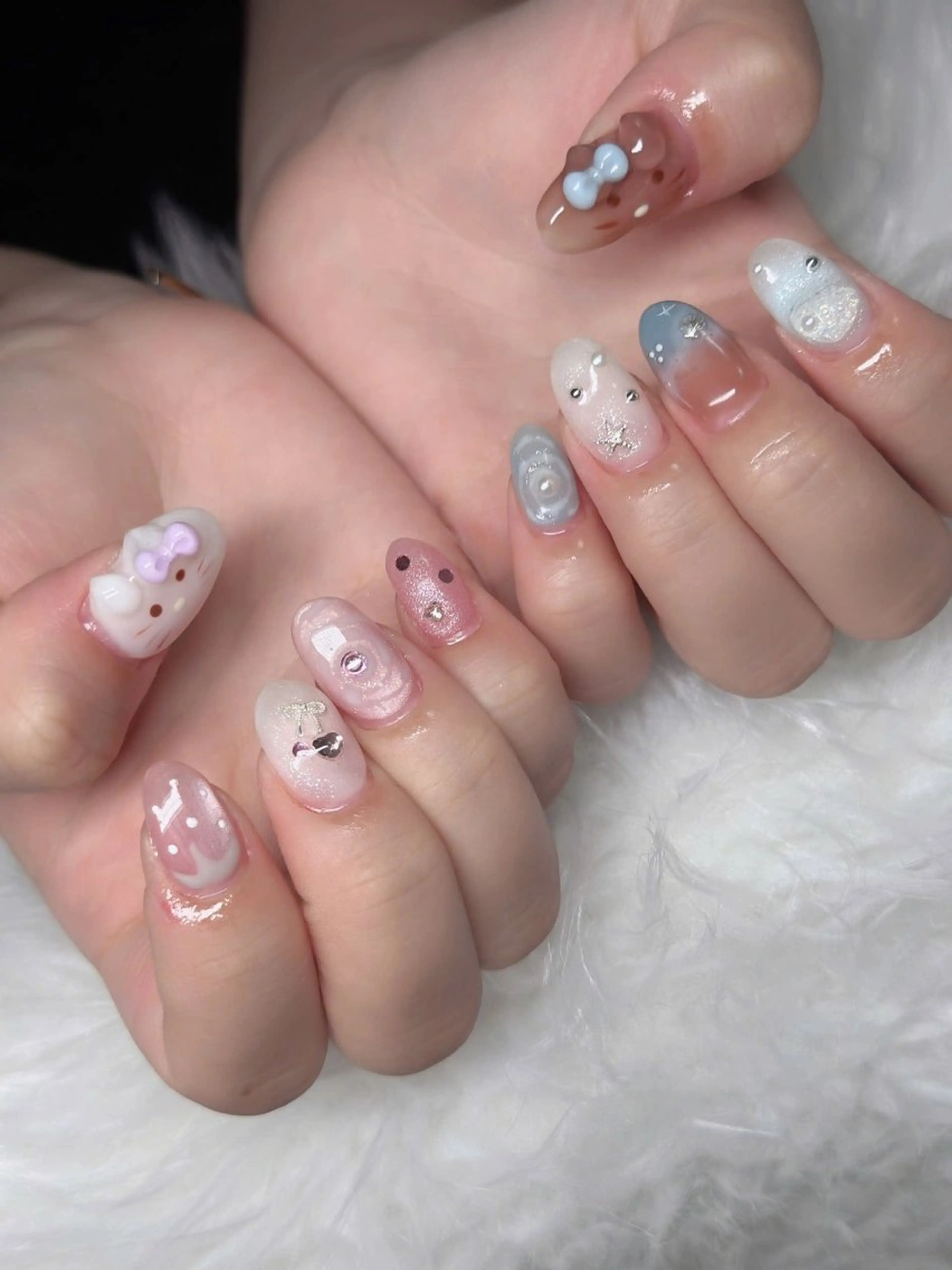 ネイル オーロラネイル フレンチネイル ジェルネイル ハロウィン キラキラネイル H.baby Nail Salonのネイルデザイン
