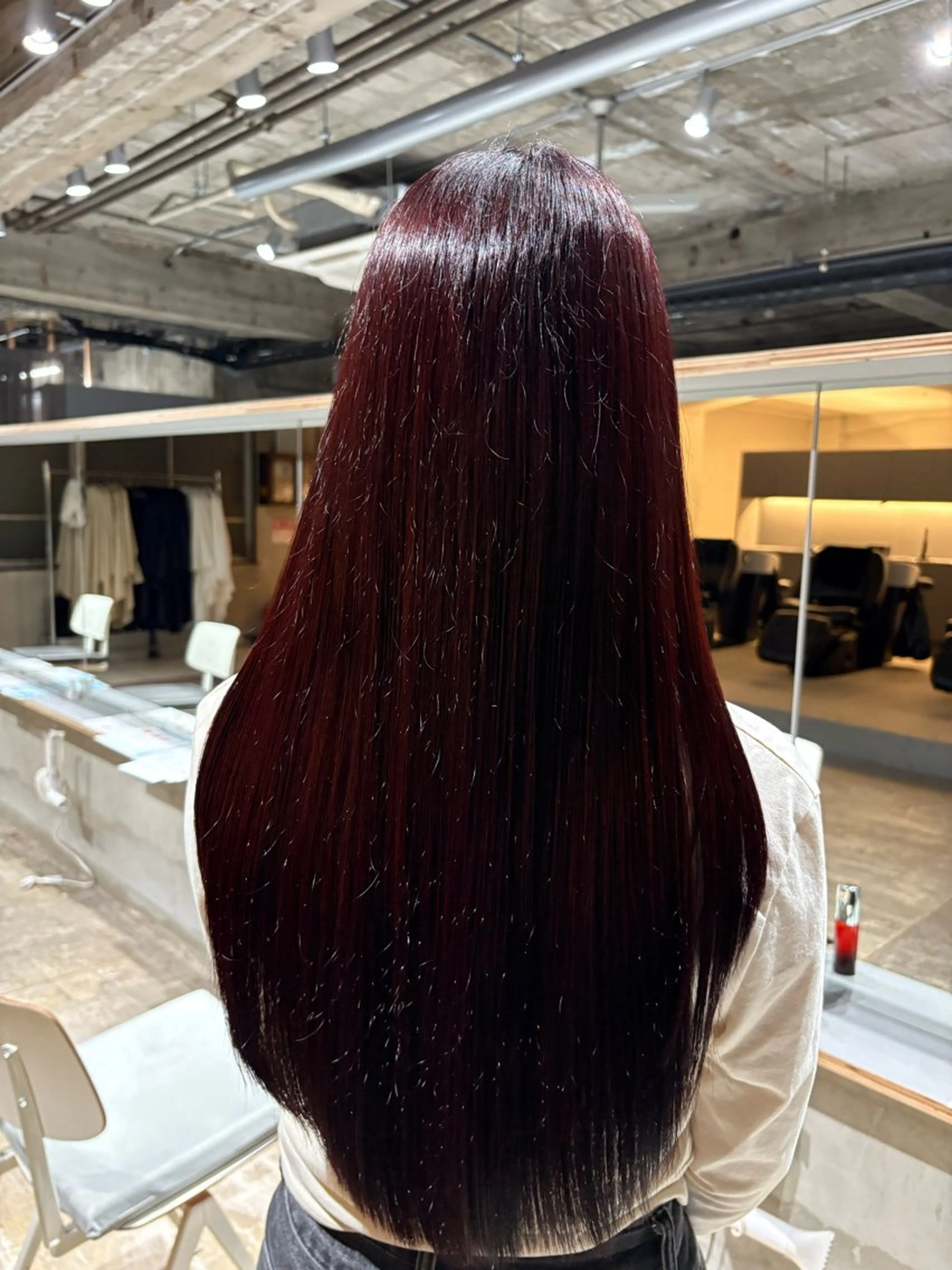 ロング カラー レッドカラー カット ヘアカラー 玉置 七海のヘアスタイル