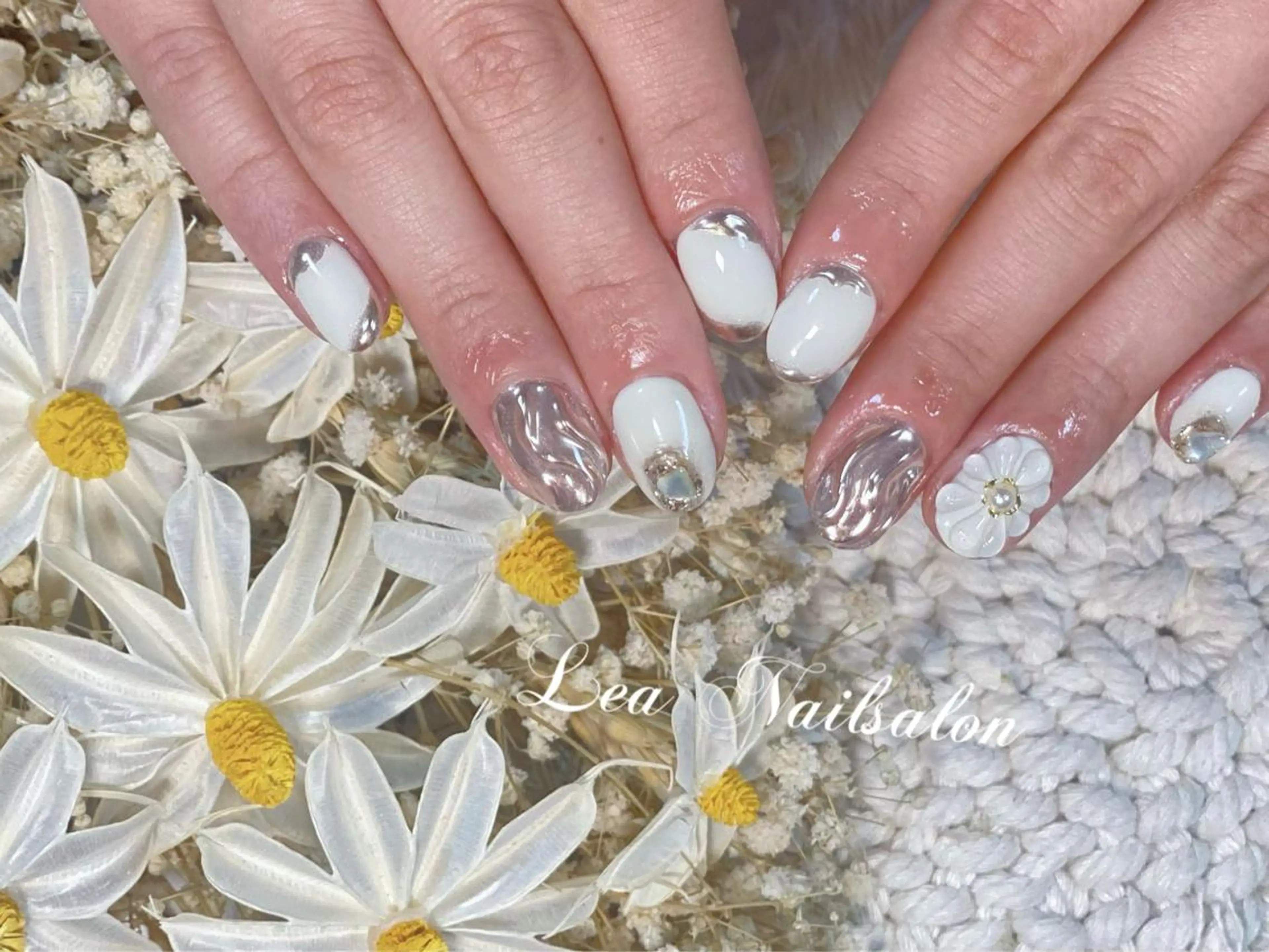 ミディアム カラー ネイル Le’a NailSalonのネイルデザイン