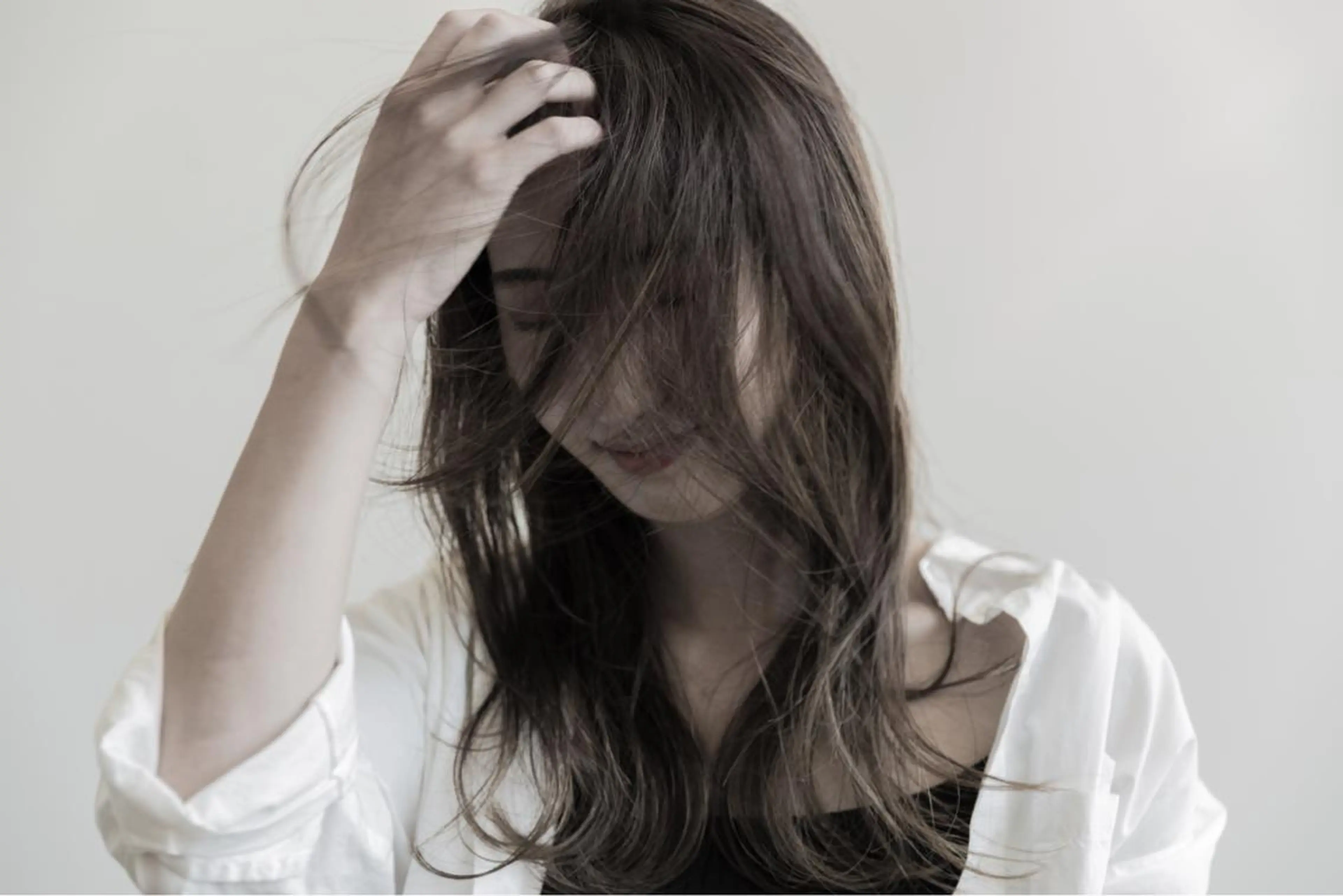 セミロング ツジガキ ユウスケのヘアスタイル