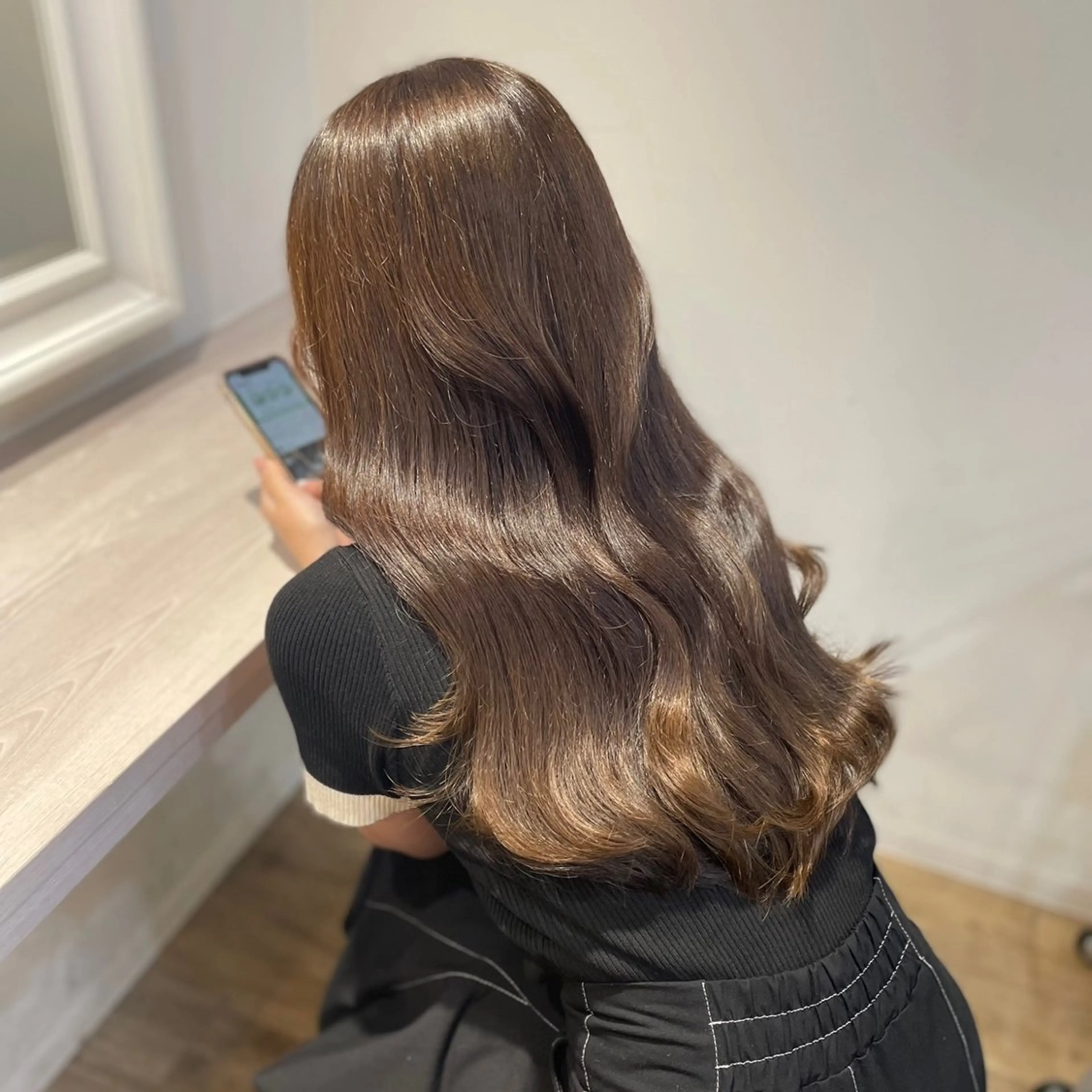 ロング カラー ベージュカラー 黒髪 ブリーチ ブルーカラー ブルーブラック オリーブカラー 特化　　kaiのヘアスタイル