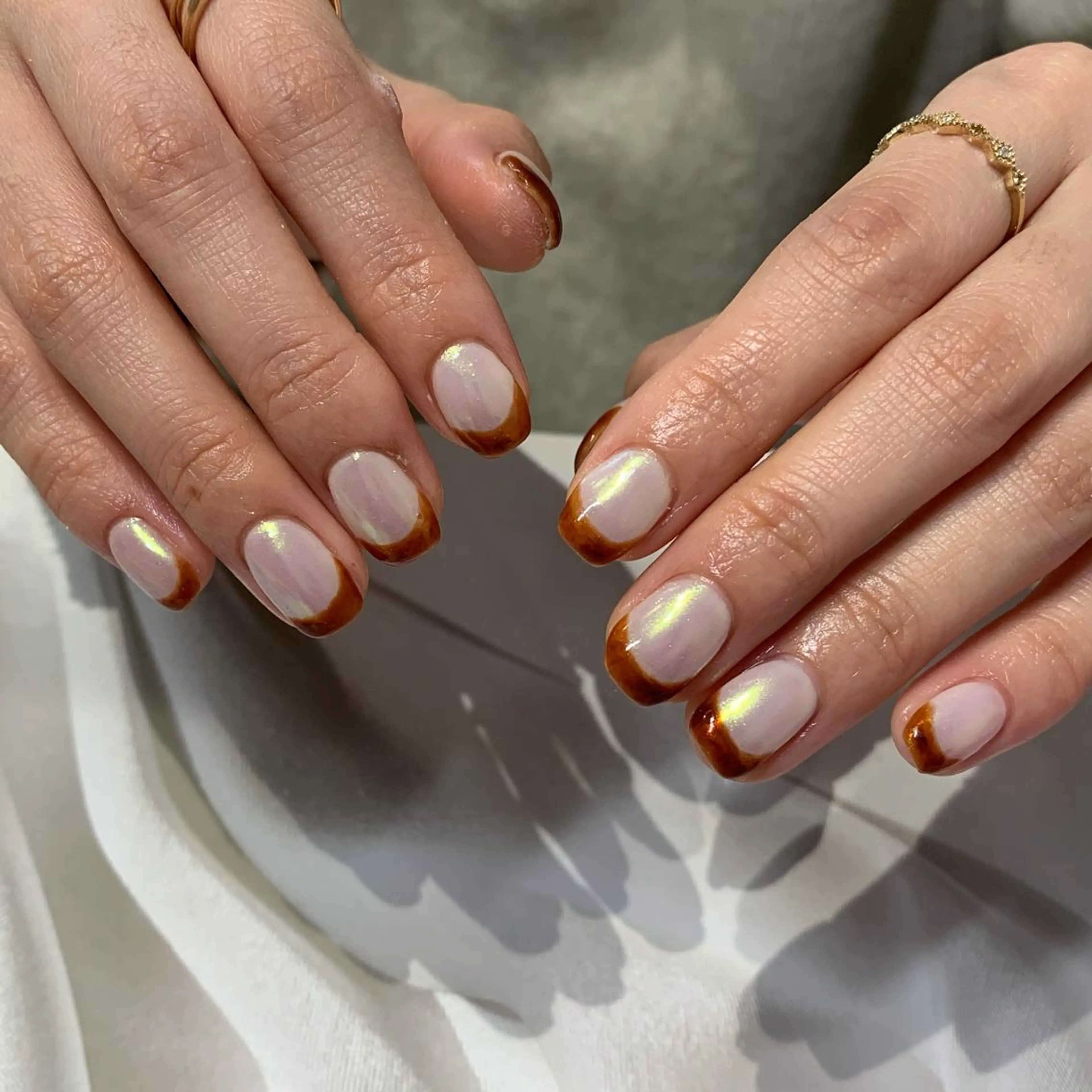 ネイル オーロラネイル フレンチネイル マキノ ユイのネイルデザイン