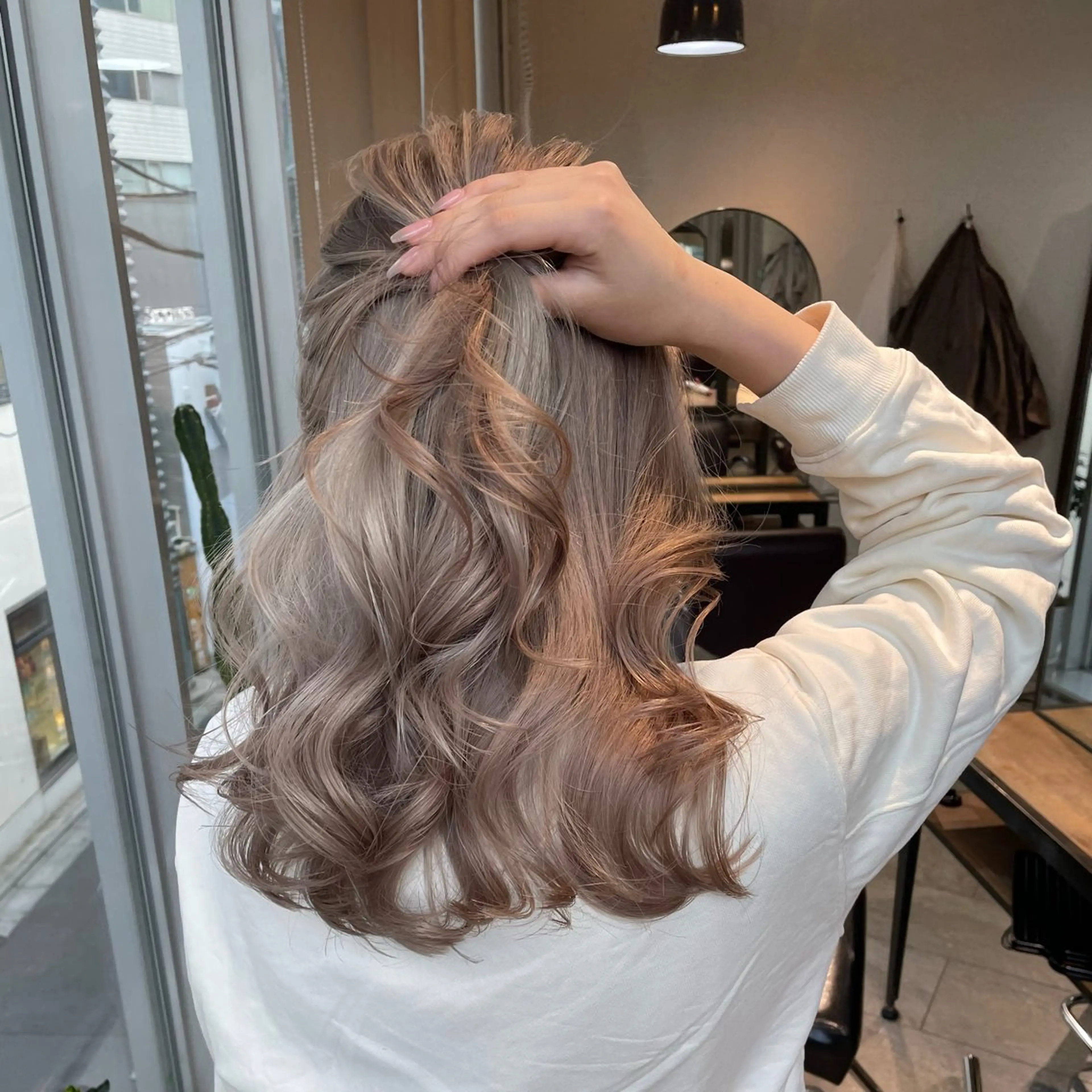 ロング カラー ヘアカラー 🤍原宿/ハイトーン みほ🎀໒꒱のヘアスタイル