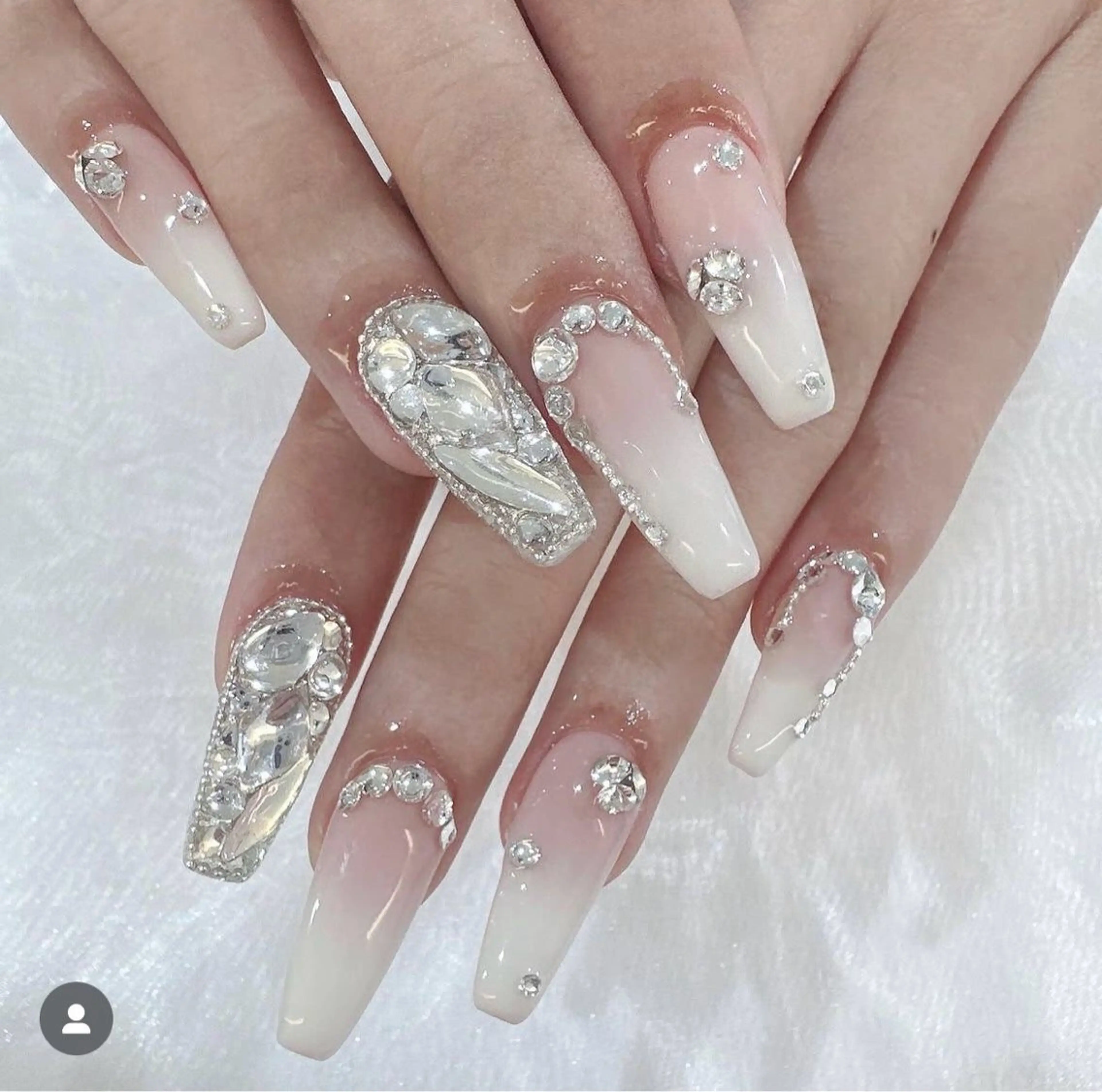 ネイル フレンチネイル キラキラネイル 韓国ネイル シンプルネイル ワンホンネイル ハンドネイル MEI Nailのネイルデザイン