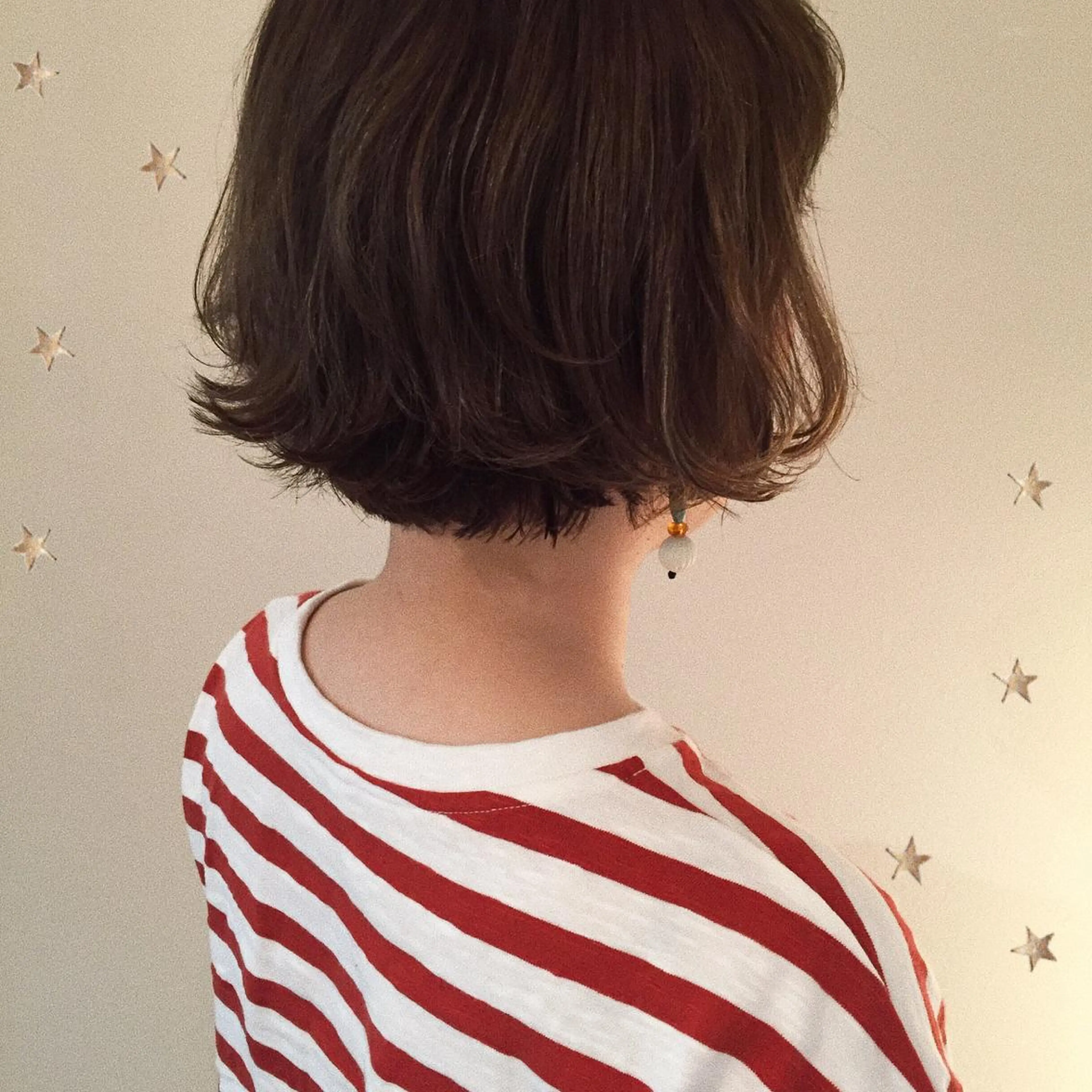 ショート ボブ ハイライト 市川 千夏のヘアスタイル