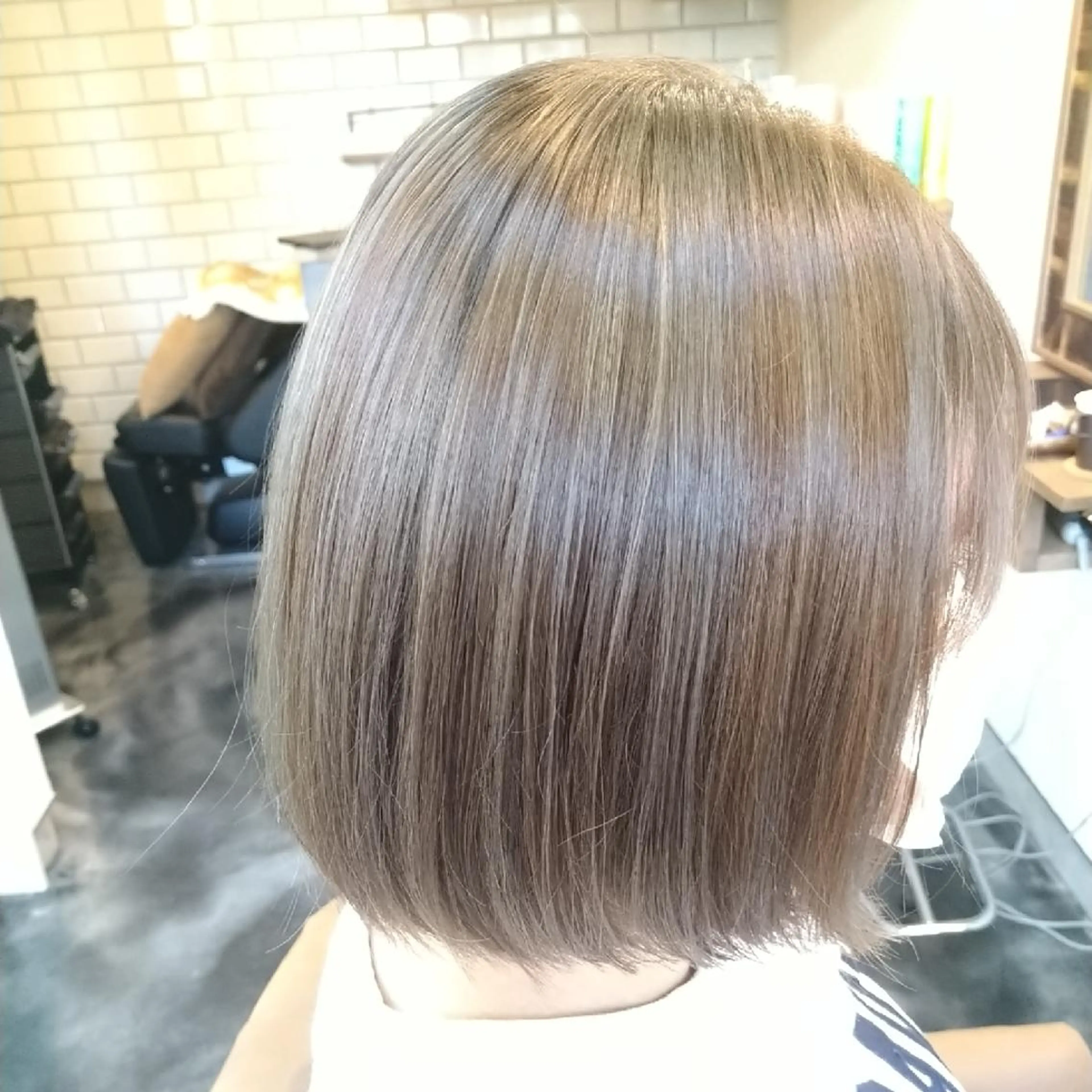 カラー ミディアム charme 木澤のヘアスタイル