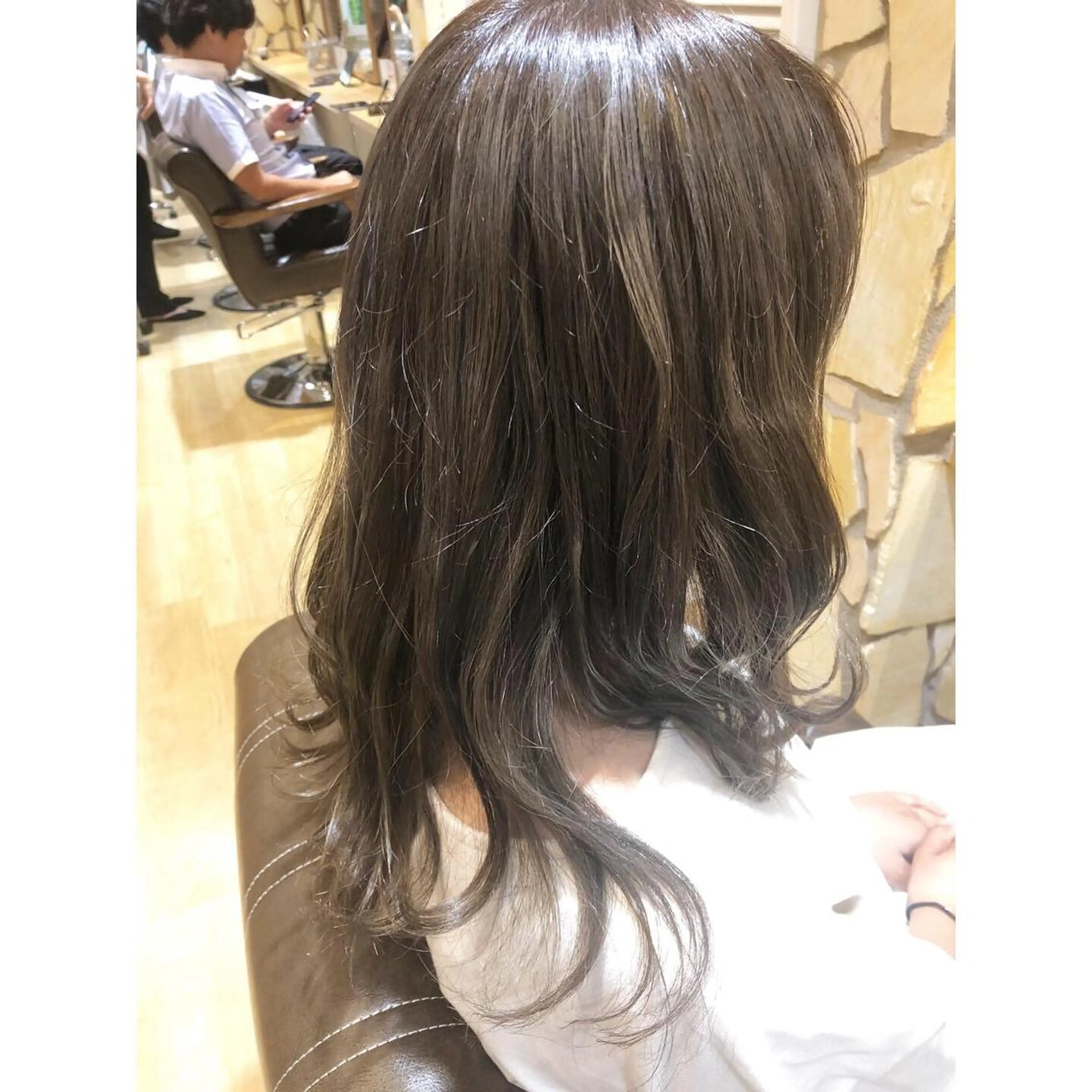 ミディアム ヘアカラー トリートメント kawabe maikoのヘアスタイル